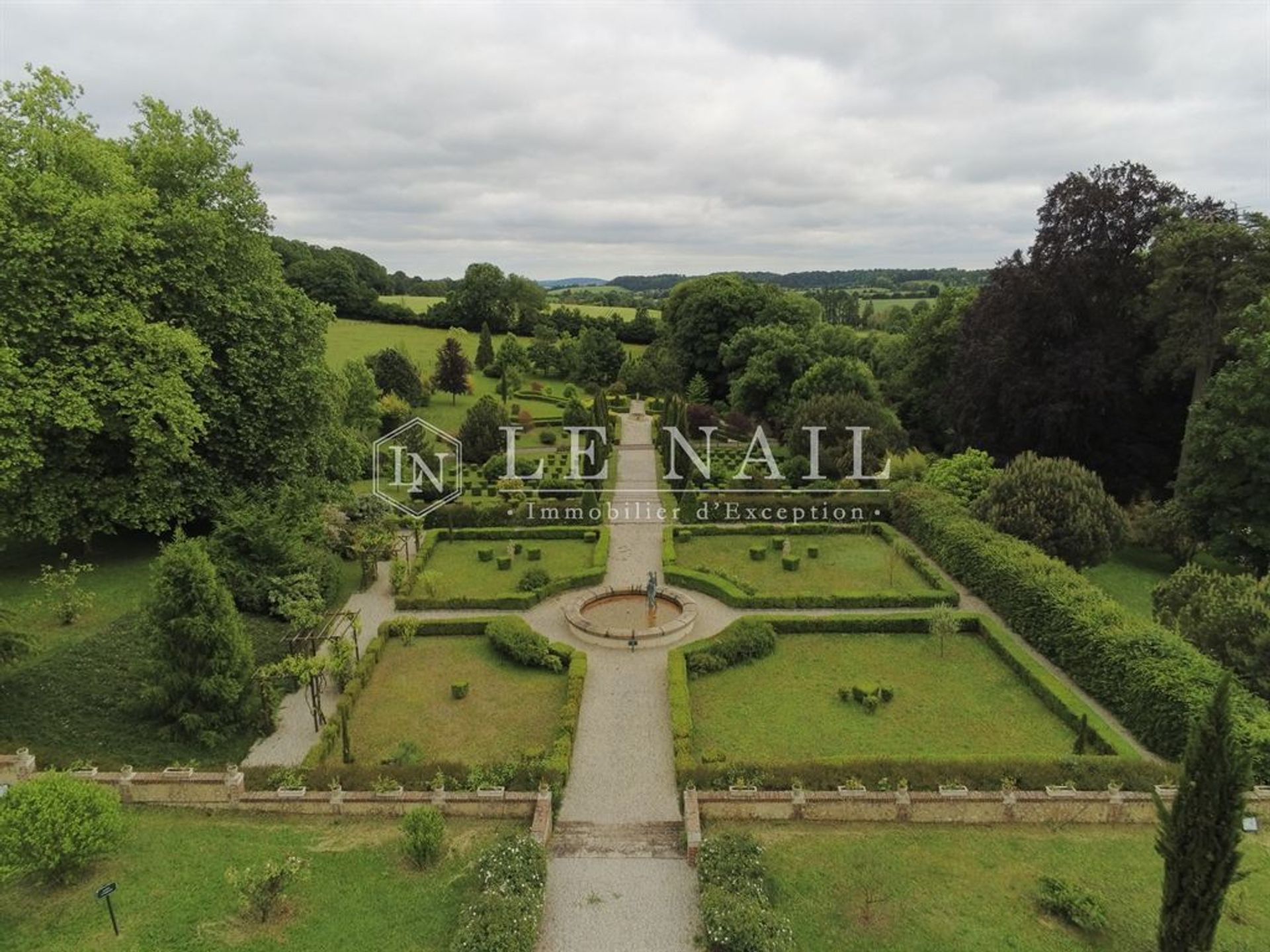 Rumah di Bellême, Normandy 11549347