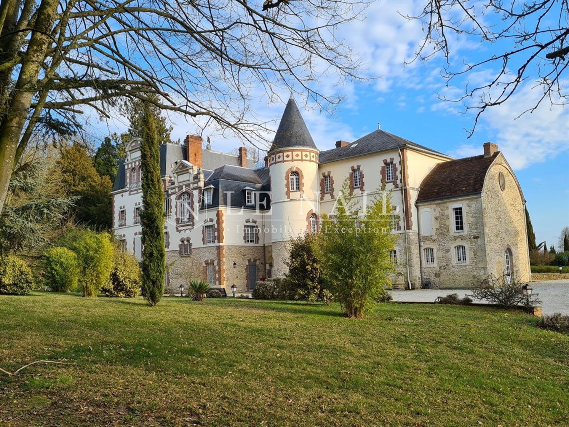 Rumah di Bellême, Normandy 11549347