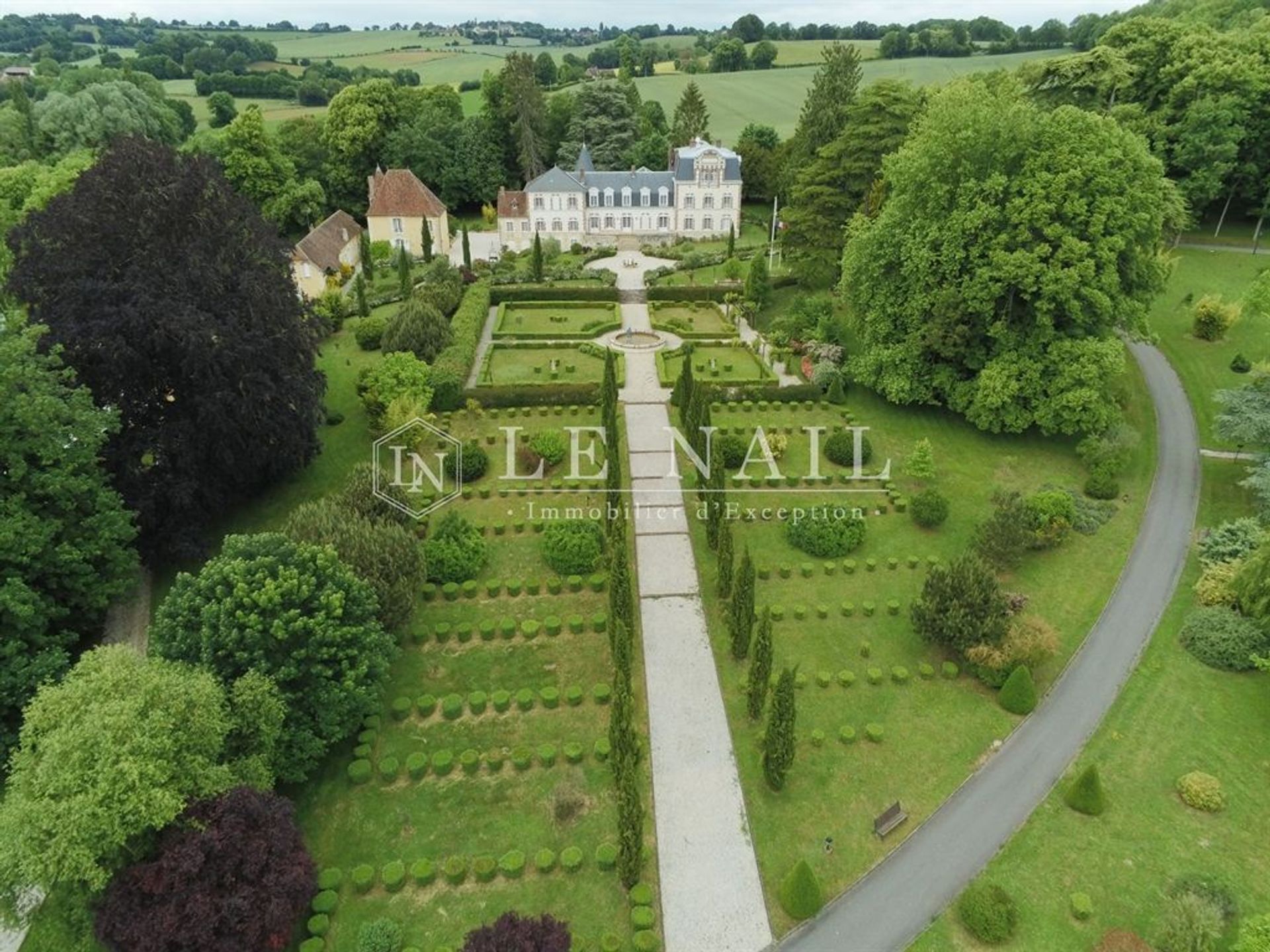 Hus i Bellême, Normandy 11549347