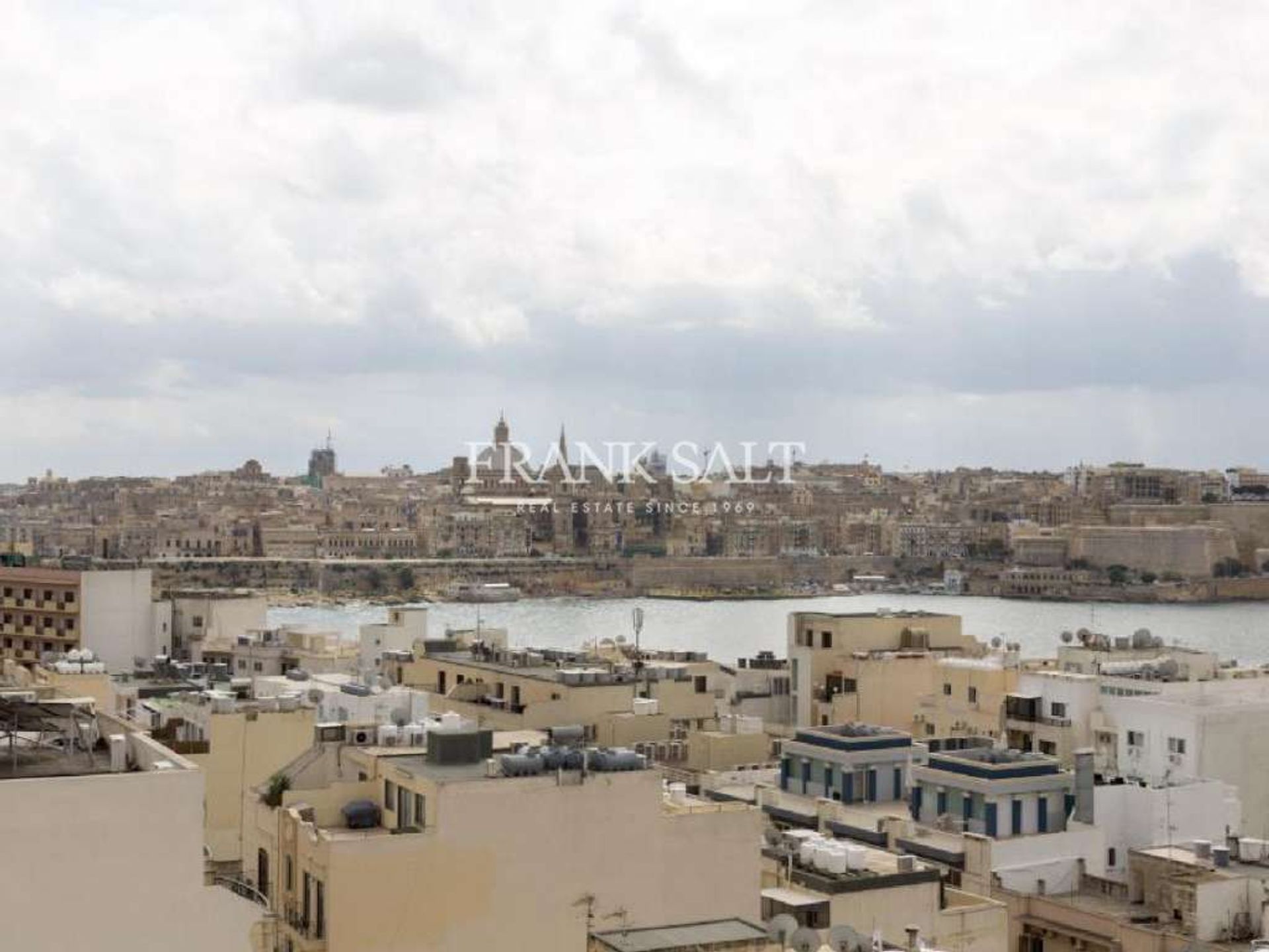 公寓 在 Sliema,  11549722