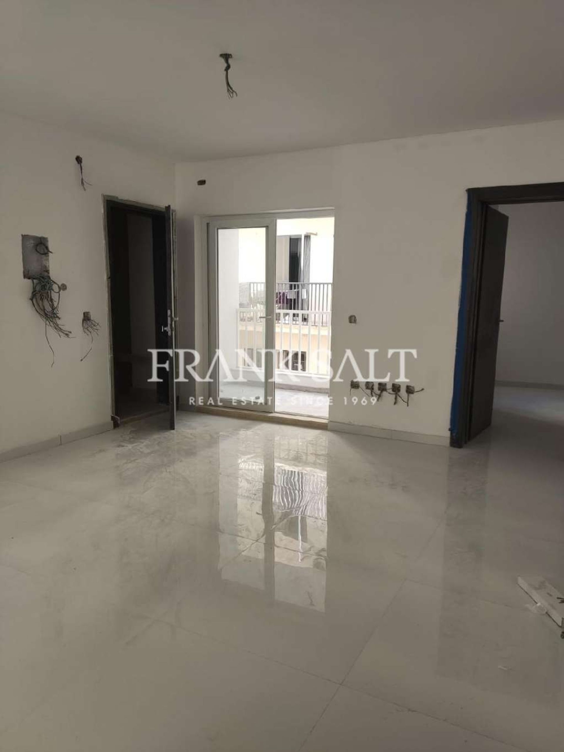 Condominium in Sliema,  11550004