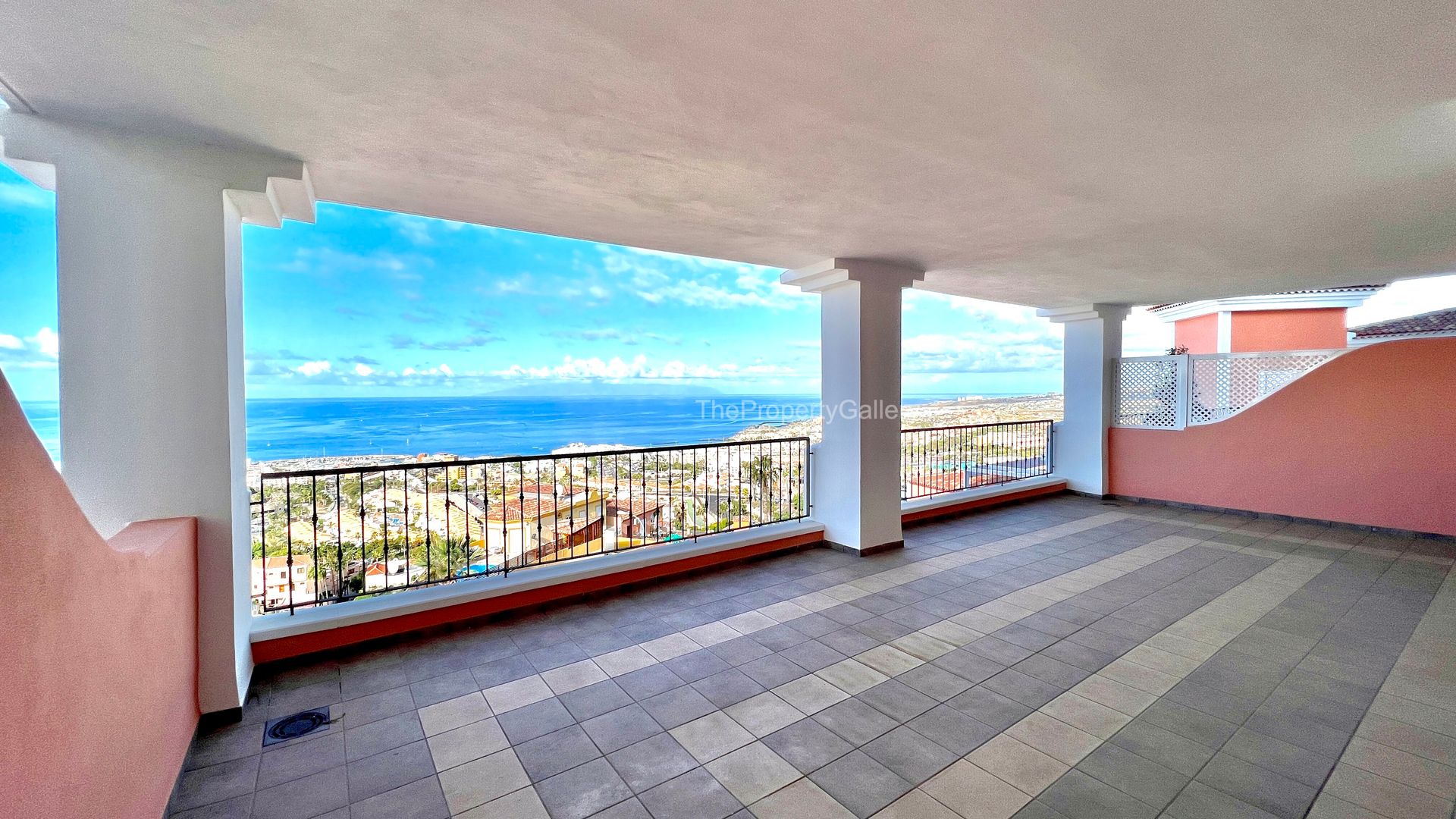 Condominium in Adeje, Canary Islands 11551283