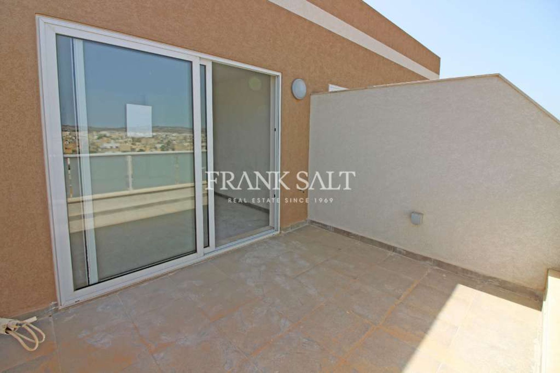 Condominium in San Giljan, San Giljan 11552233