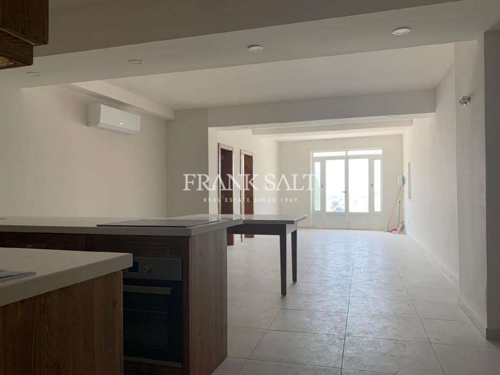 Condominium dans Qala,  11552381