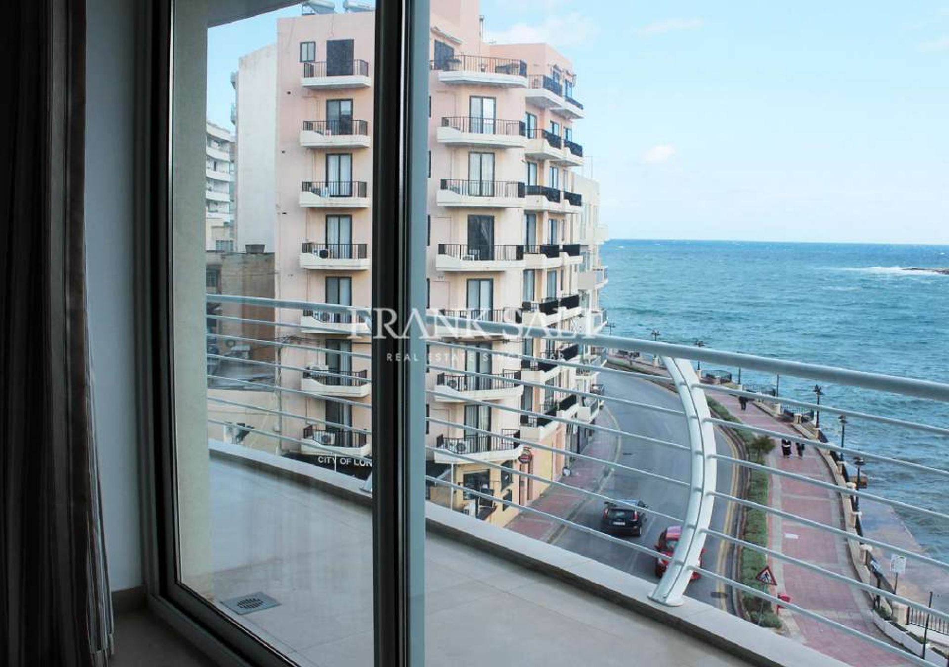 Condominium in San Giljan, San Giljan 11552698