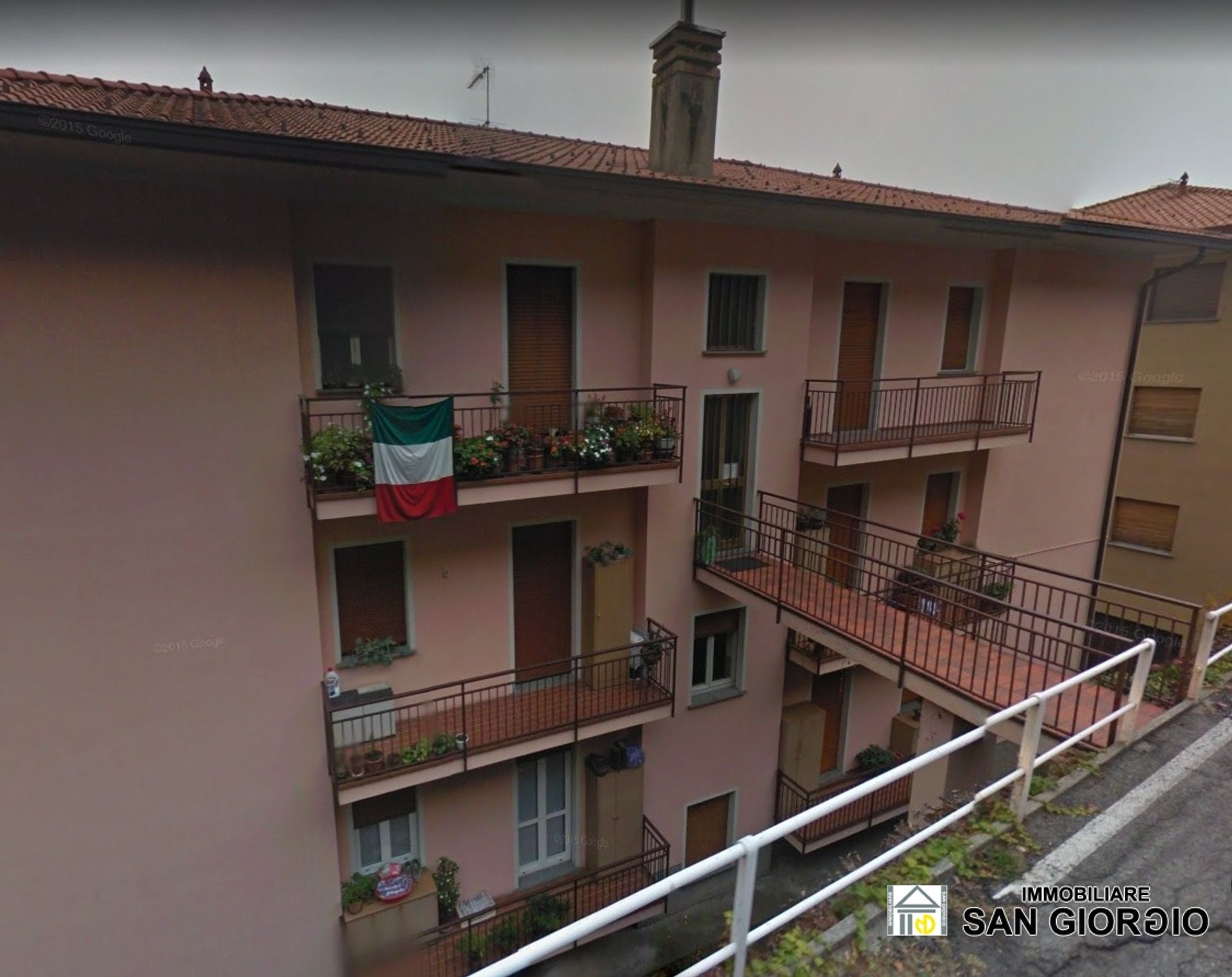 Condominium dans Perledo, Lombardy 11553580