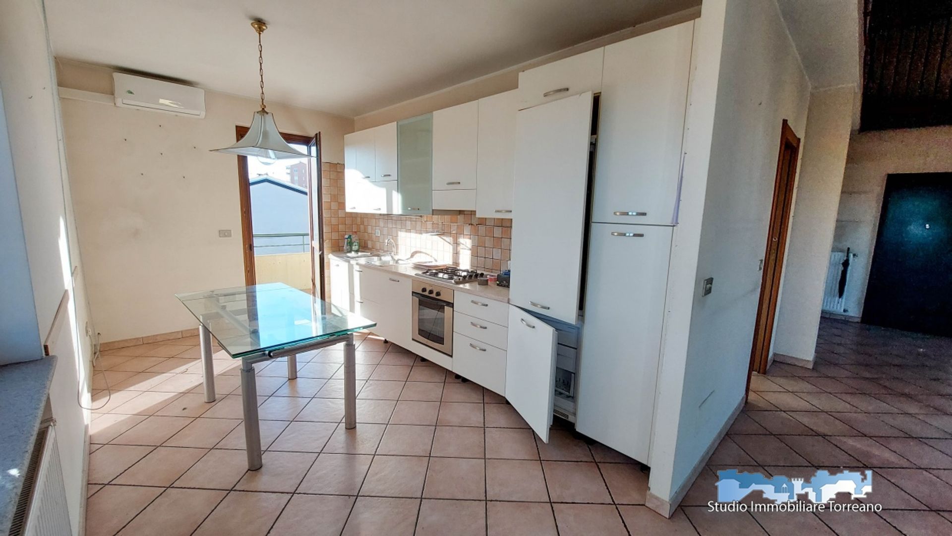 Condominio en Ivrea, Piamonte 11553591