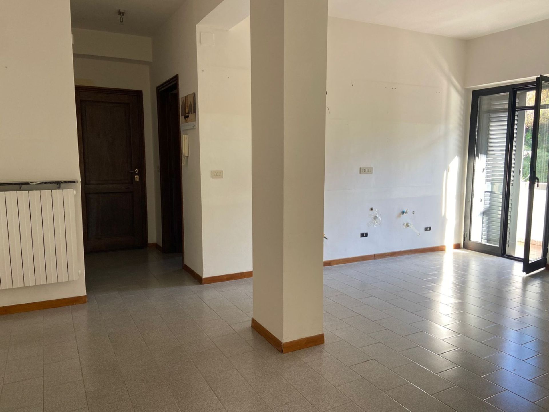 Condominium dans Pozzuoli, Campania 11553856