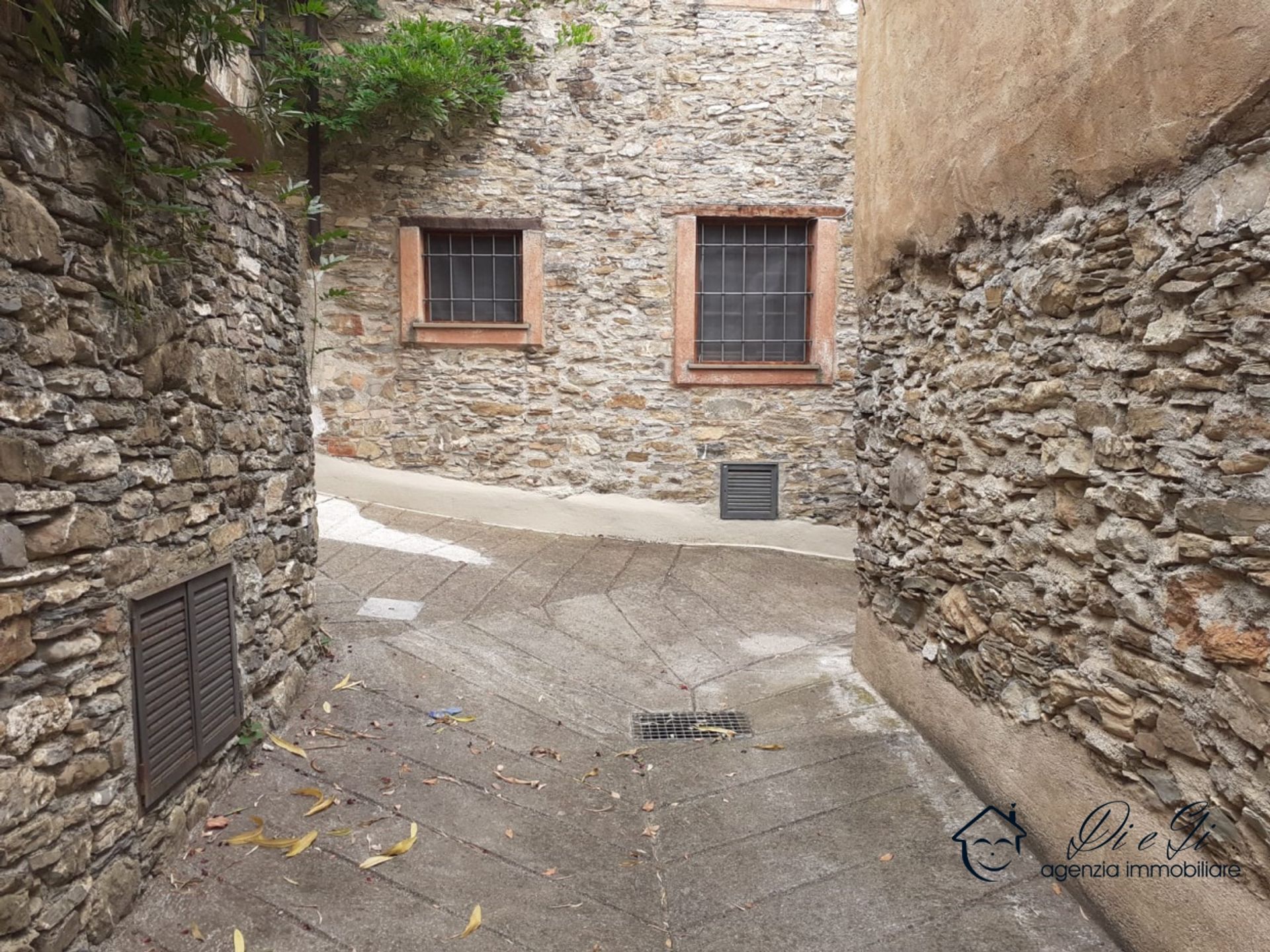 عمارات في Garlenda, Liguria 11554397