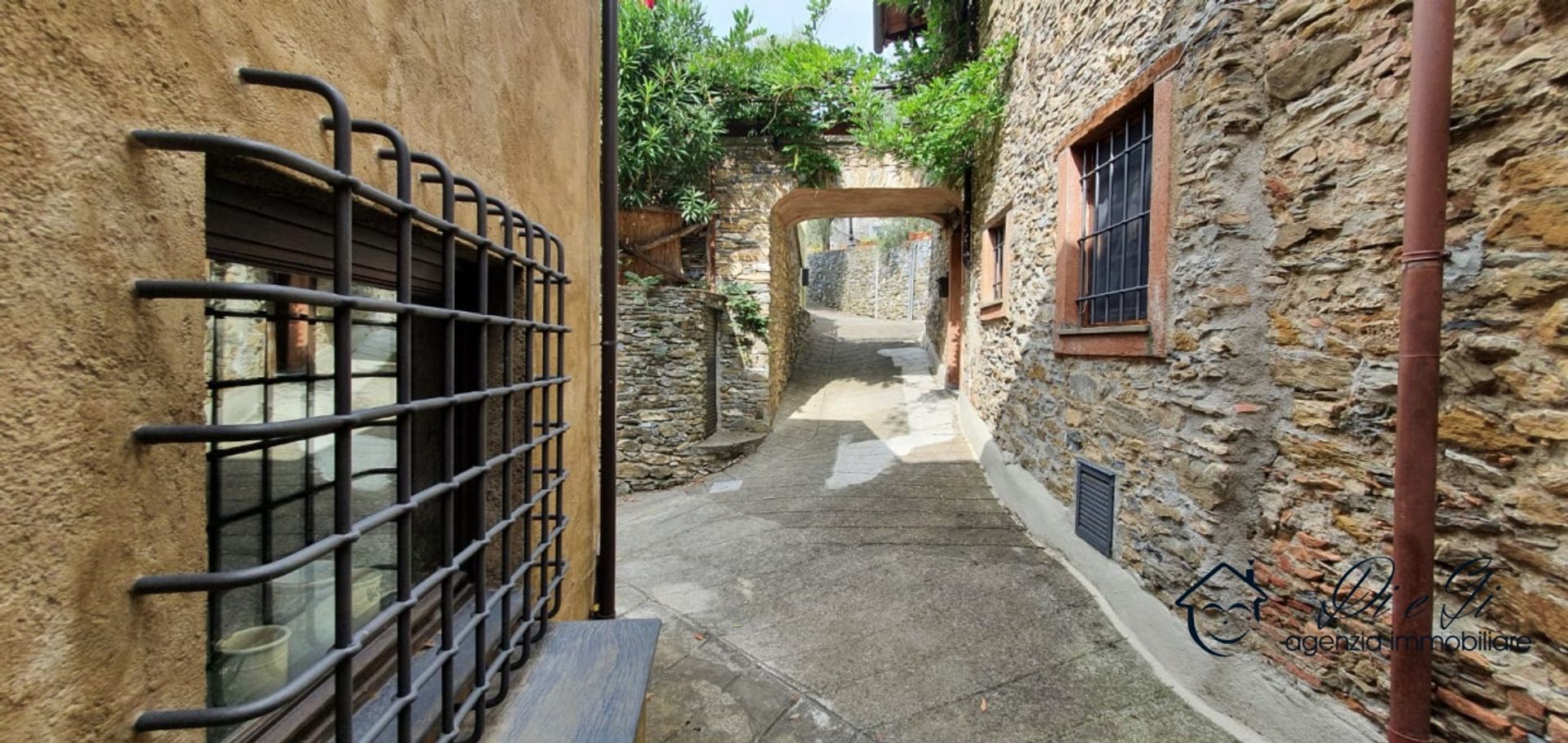 Condominium in Garlenda, Liguria 11554397