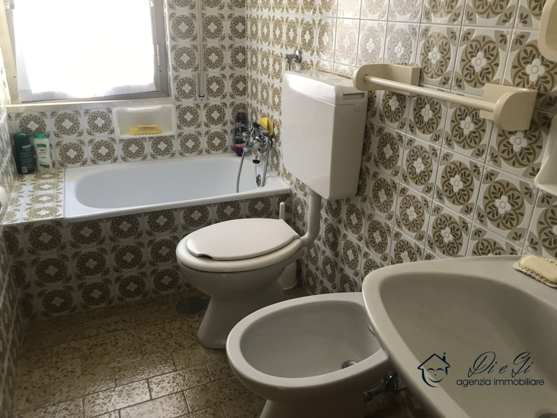 Condominio en , Liguria 11554421