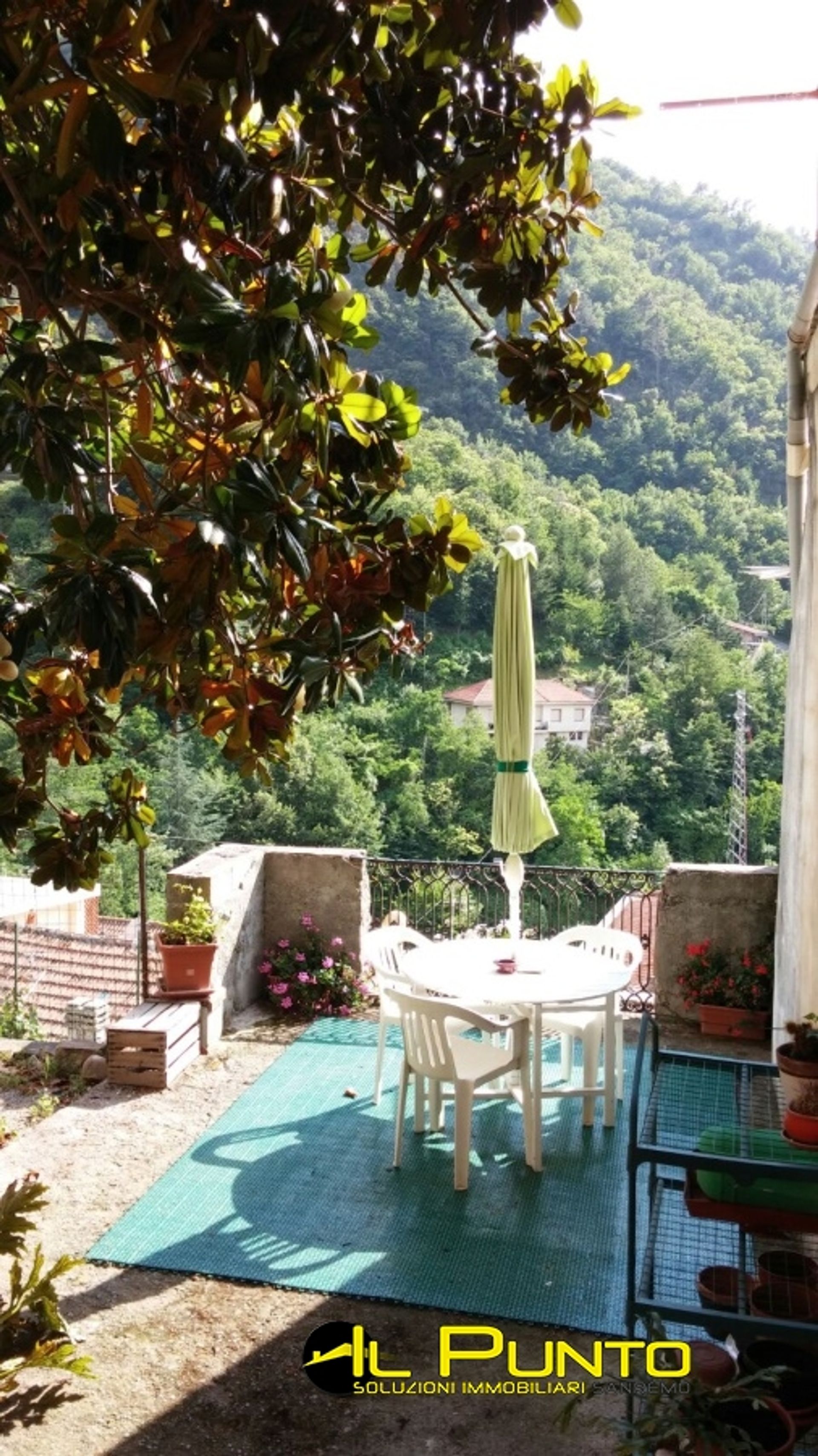 Condominium in Castel Vittorio, Liguria 11555011