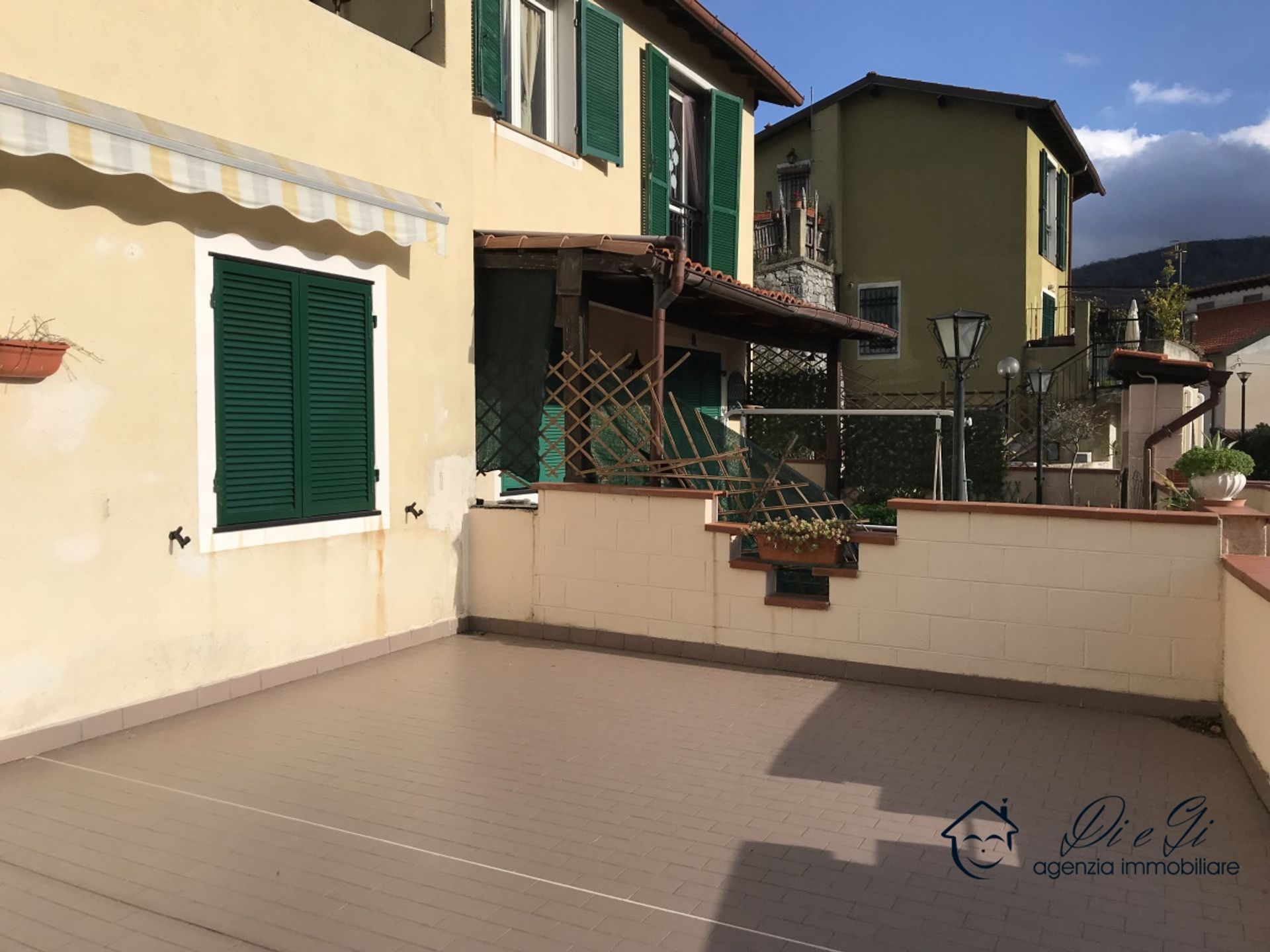 Condominio nel Casanova Lerrone, Liguria 11555016