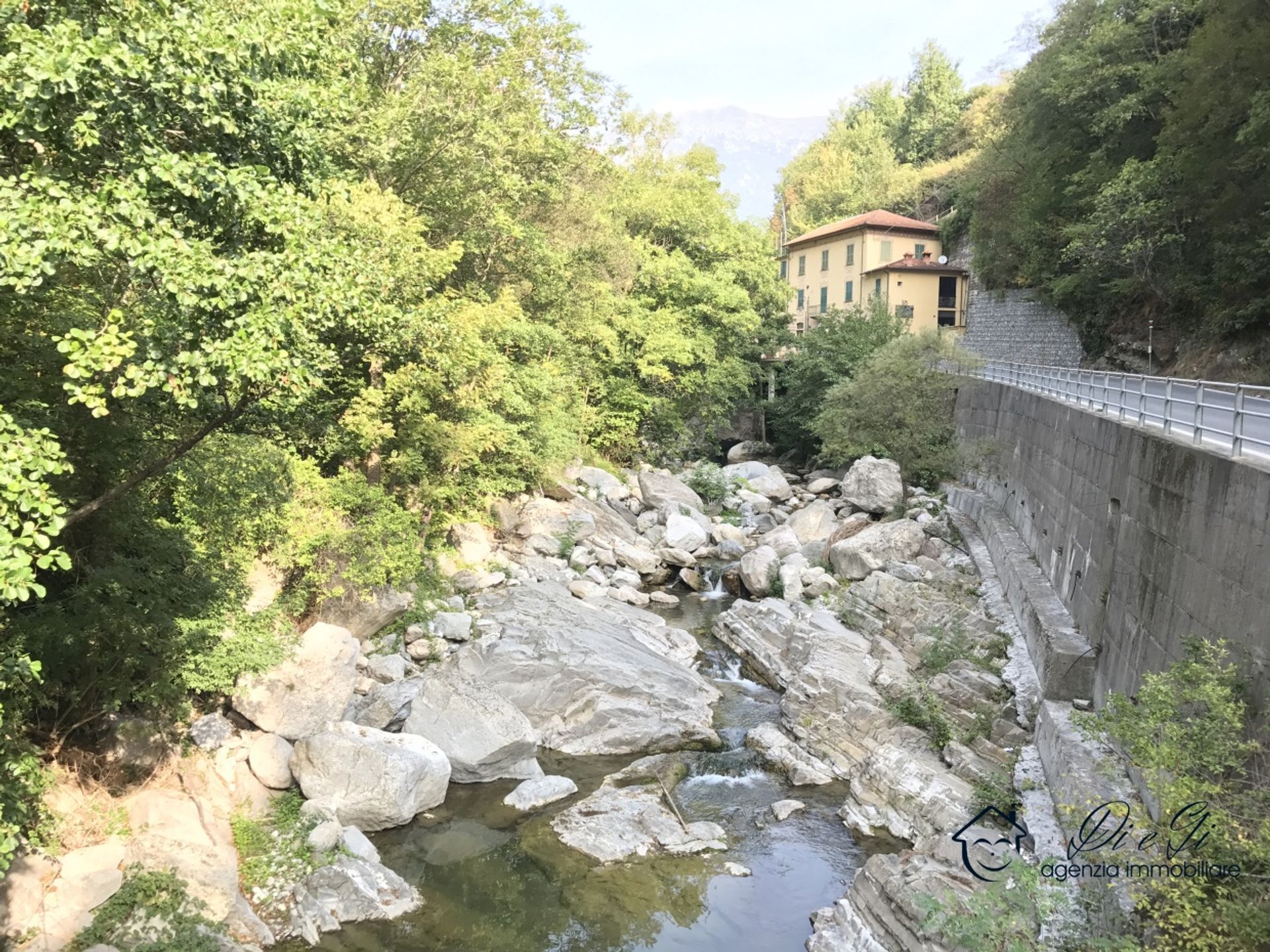 집 에 , Liguria 11555018