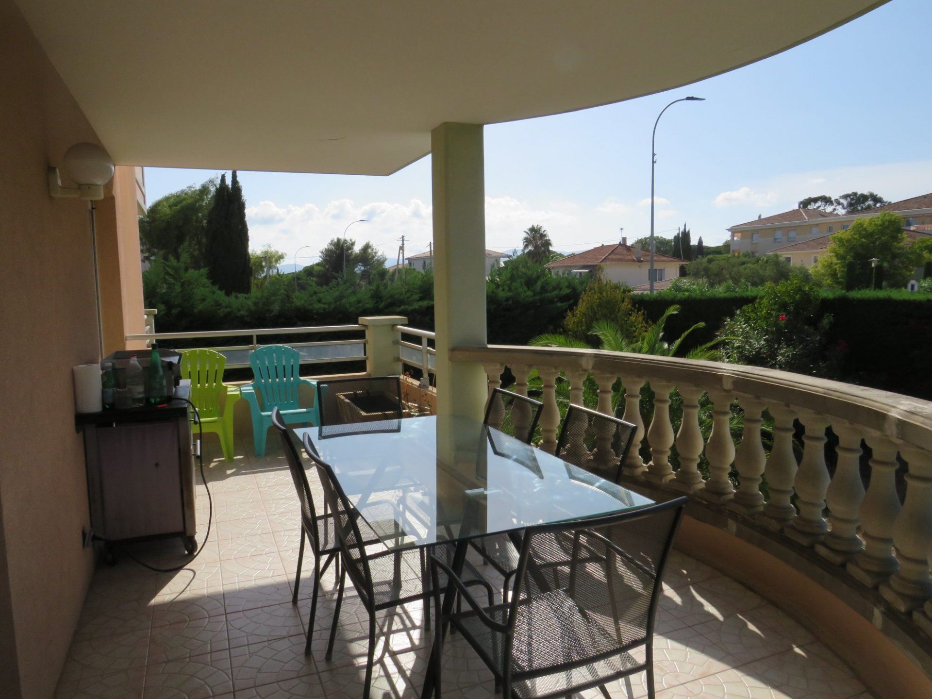 Osakehuoneisto sisään Valescure, Provence-Alpes-Cote d'Azur 11597074