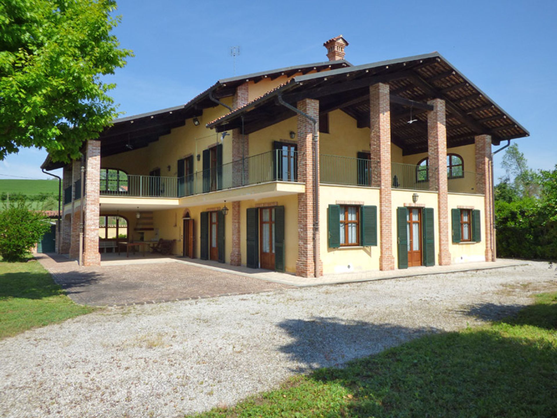 Hus i Narzole, Piemonte 11598693