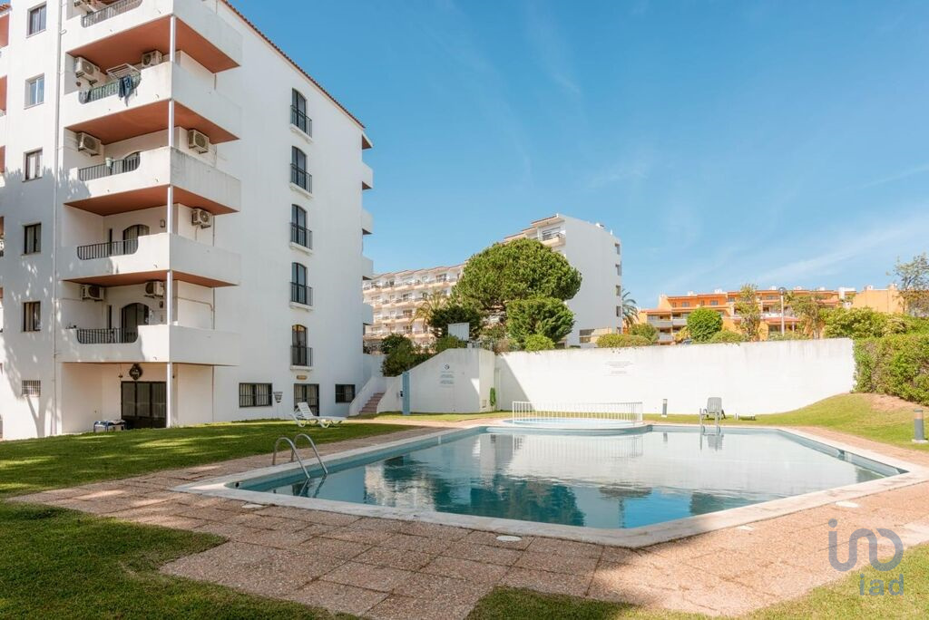Condominium in Quarteira, Faro District 11600145