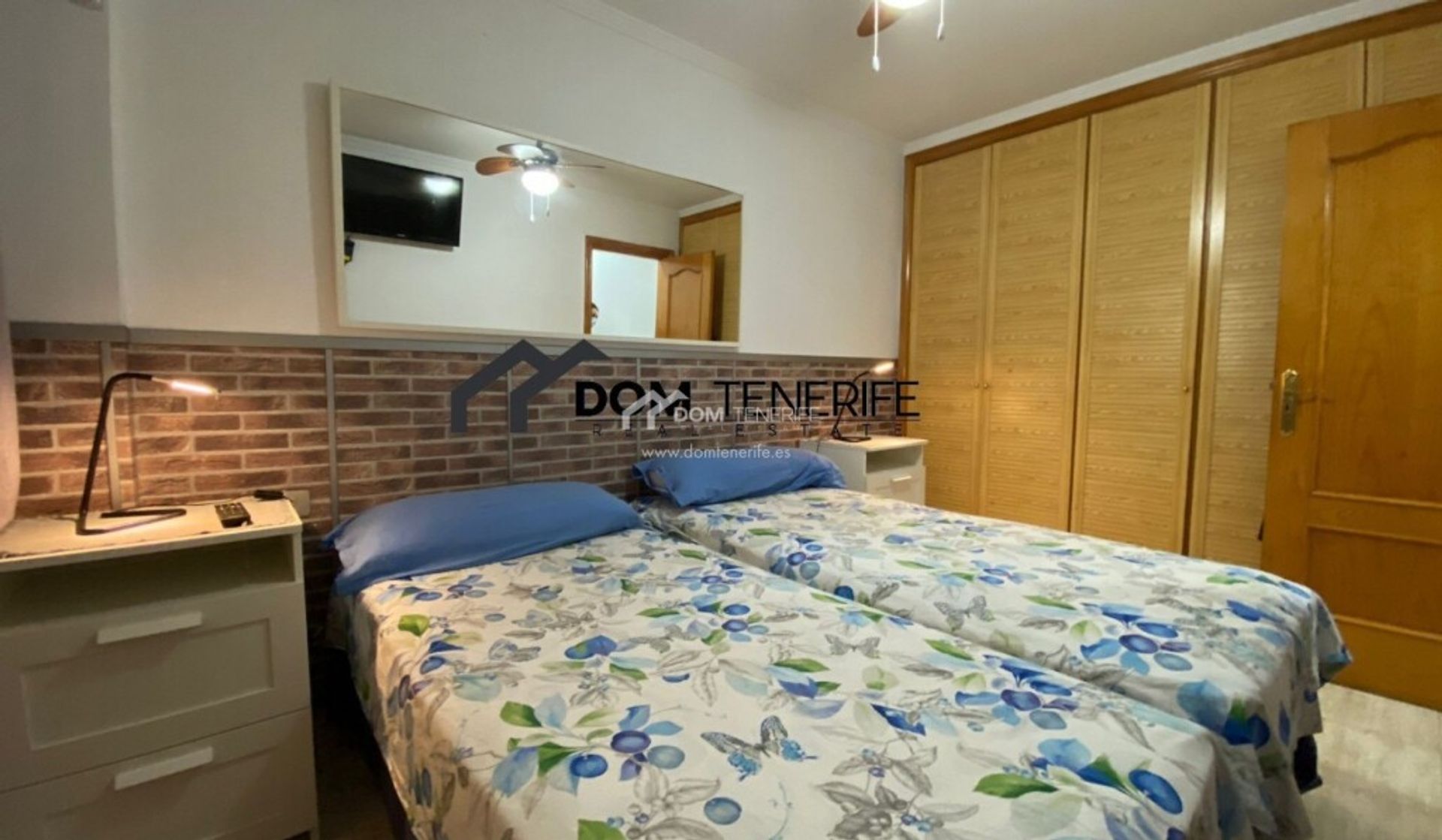 Condominium in Los Cristianos, Canarische eilanden 11603016