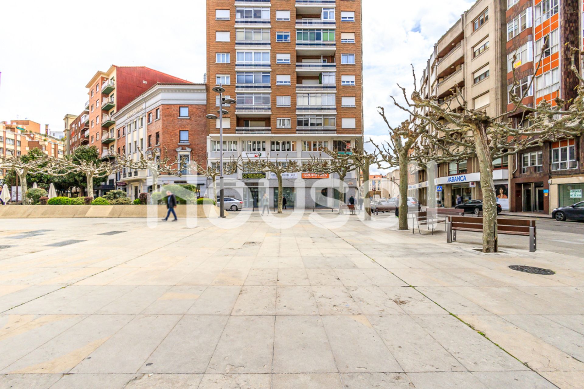 Condominium in León, Castilla y León 11611124