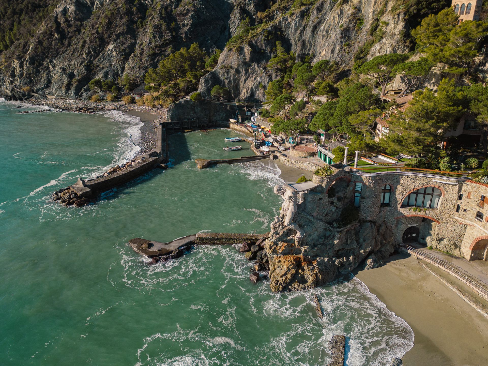 عمارات في Monterosso al Mare, Liguria 11611600