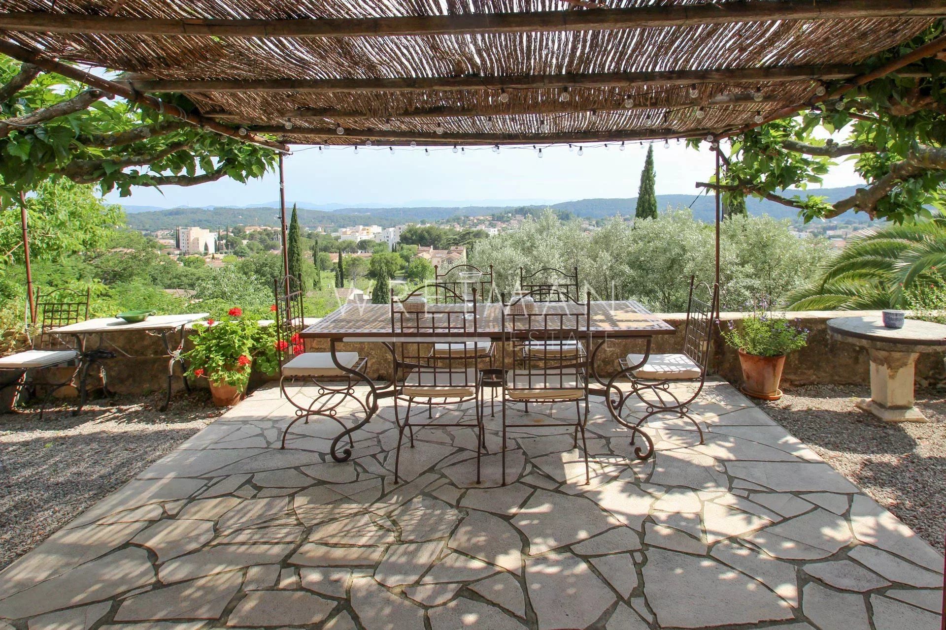 Hus i Draguignan, Provence-Alpes-Cote d'Azur 11613486