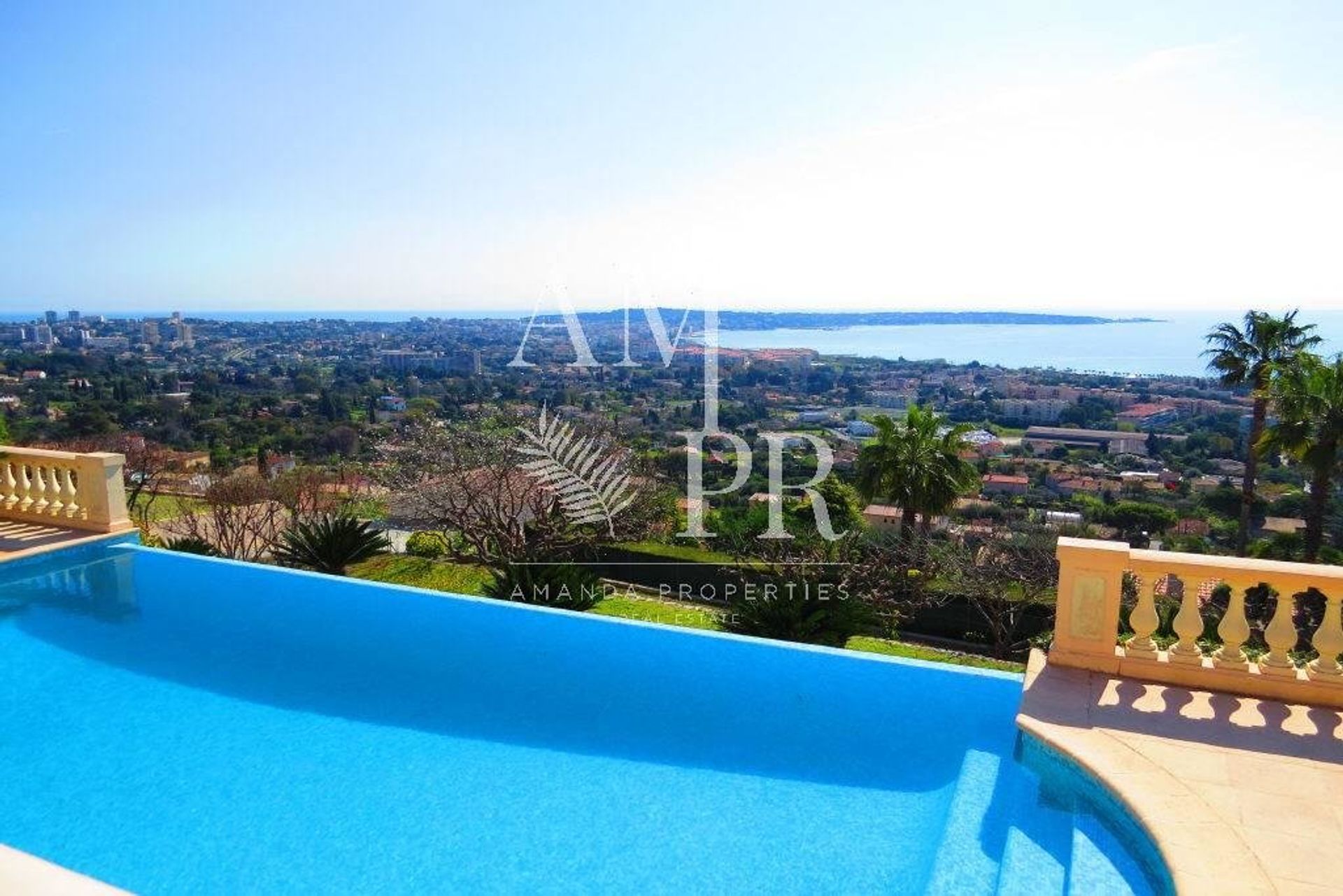 casa en Golfe-Juan, Provenza-Alpes-Costa Azul 11614359