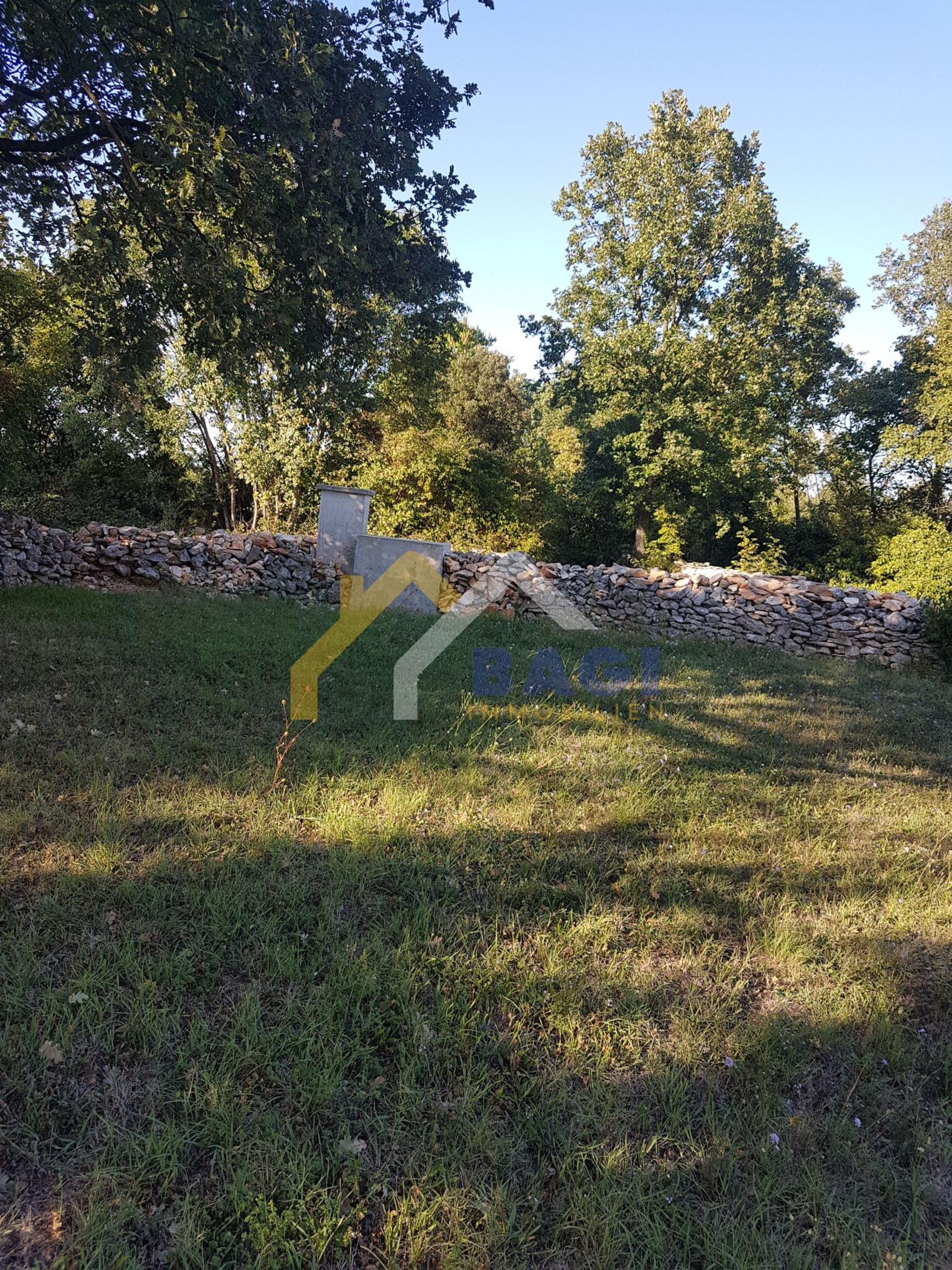 Terre dans Šišan, Istria County 11615651