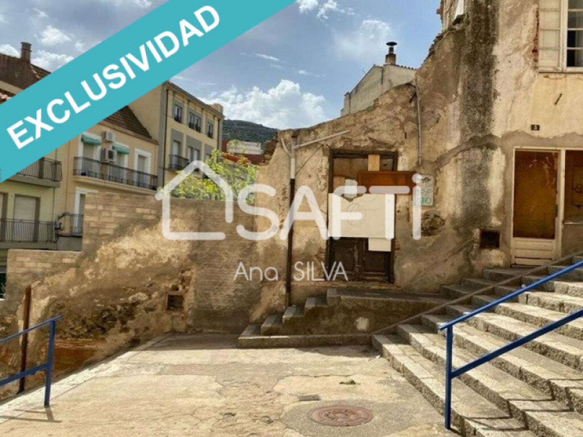 Commercial in Portbou, Catalunya 11616675