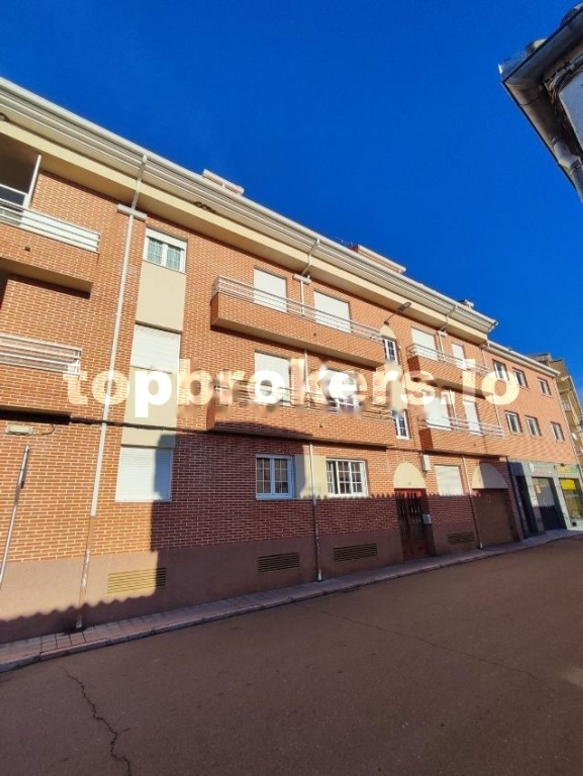 Condominio en Penaranda de Bracamonte, Castilla y León 11616723