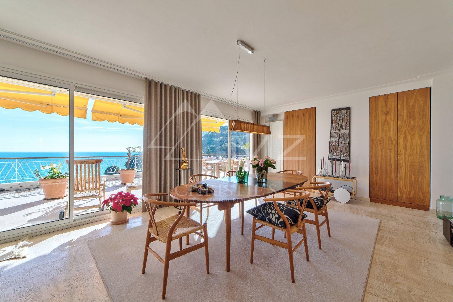 Condominium in Roquebrune, Provence-Alpes-Cote d'Azur 11618266