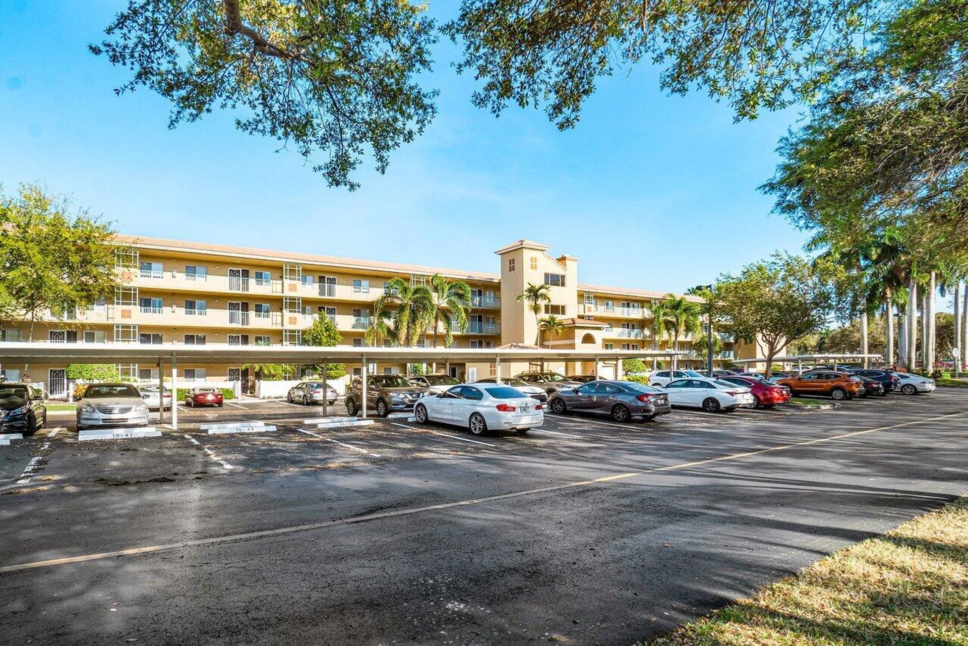 Condominium in Delray Gardens, Florida 11620907