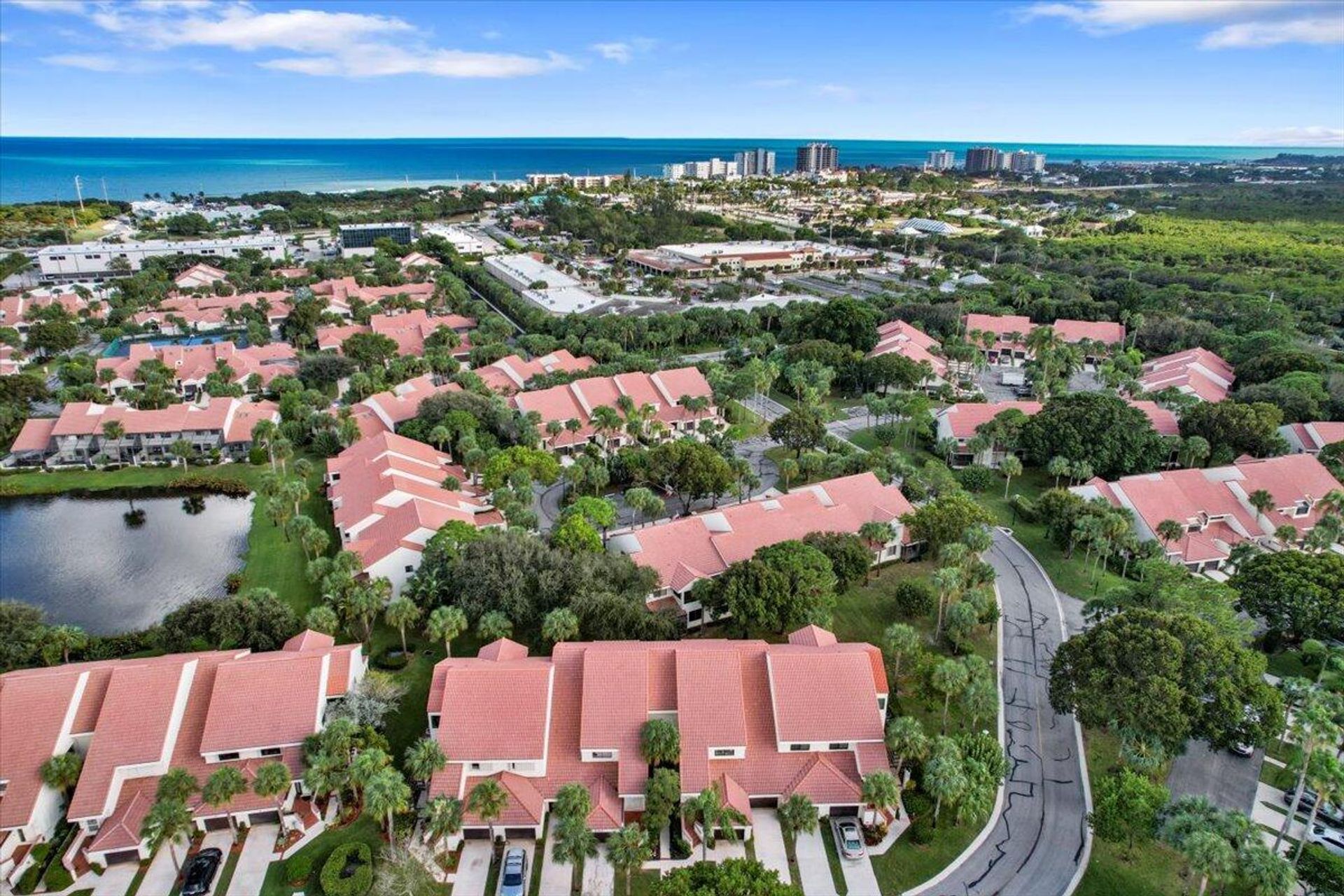 सम्मिलित में Juno Beach, Florida 11620953