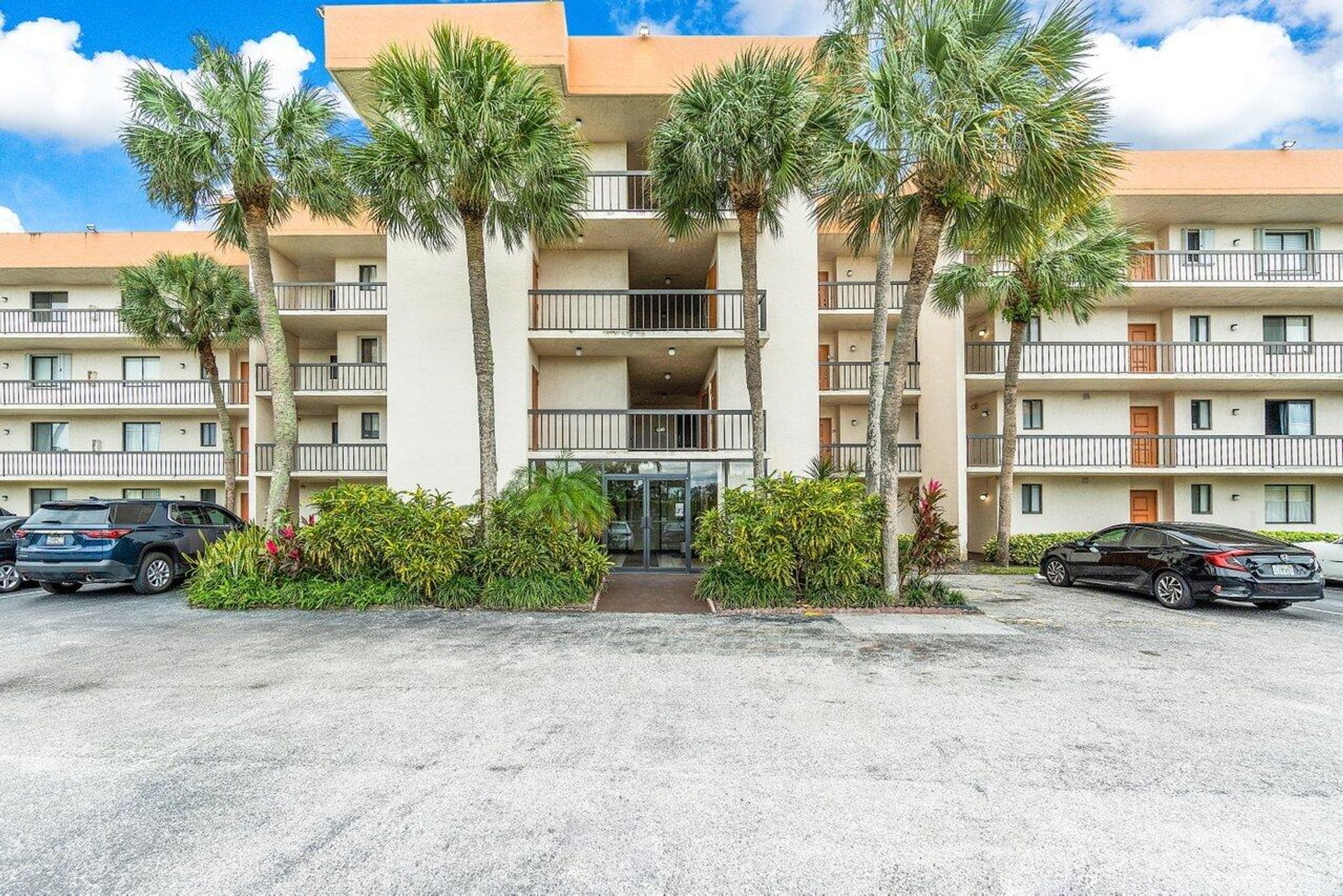 Condominium in Lantana, Florida 11621047