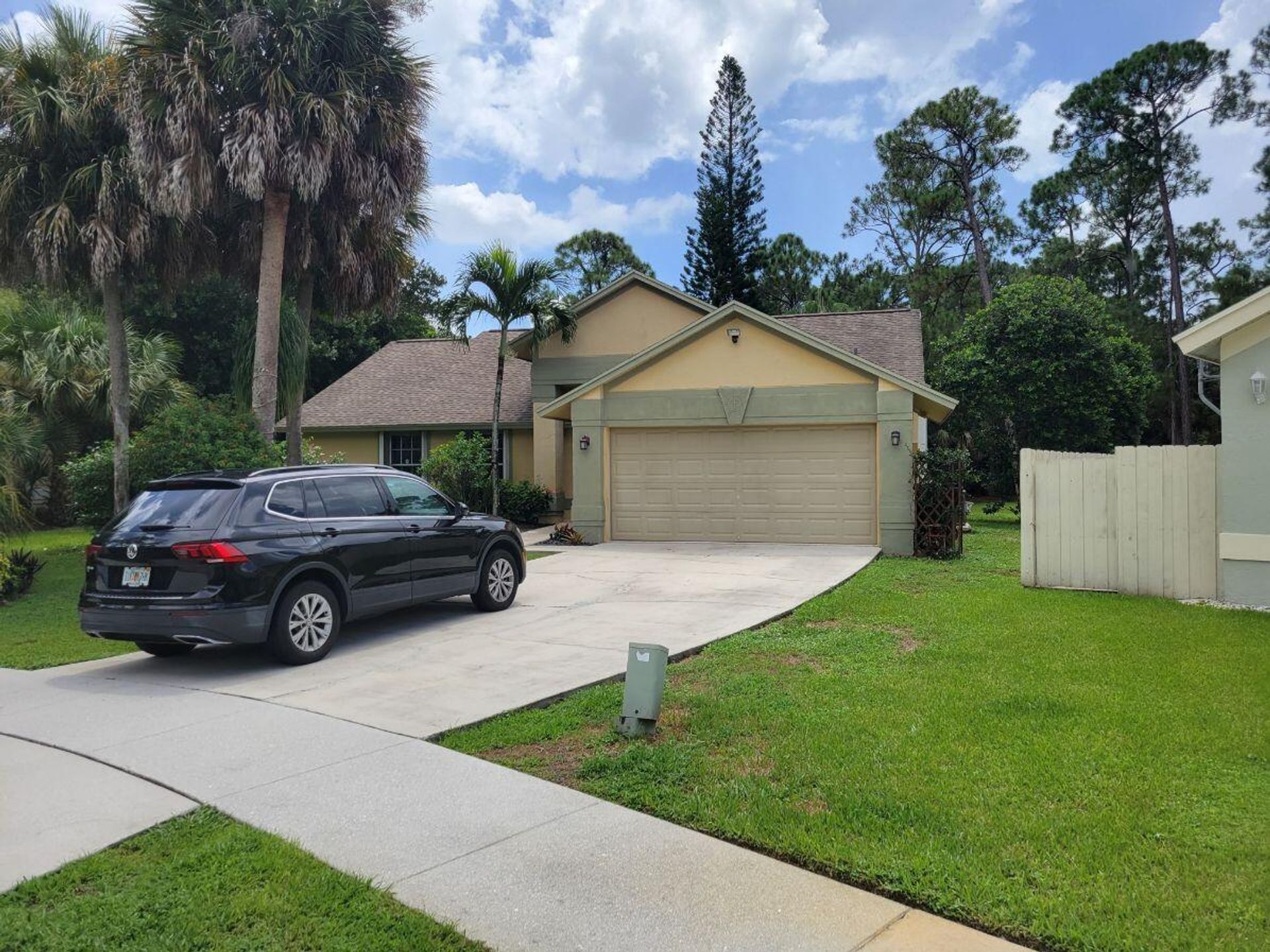 House in Greenacres, Florida 11621066