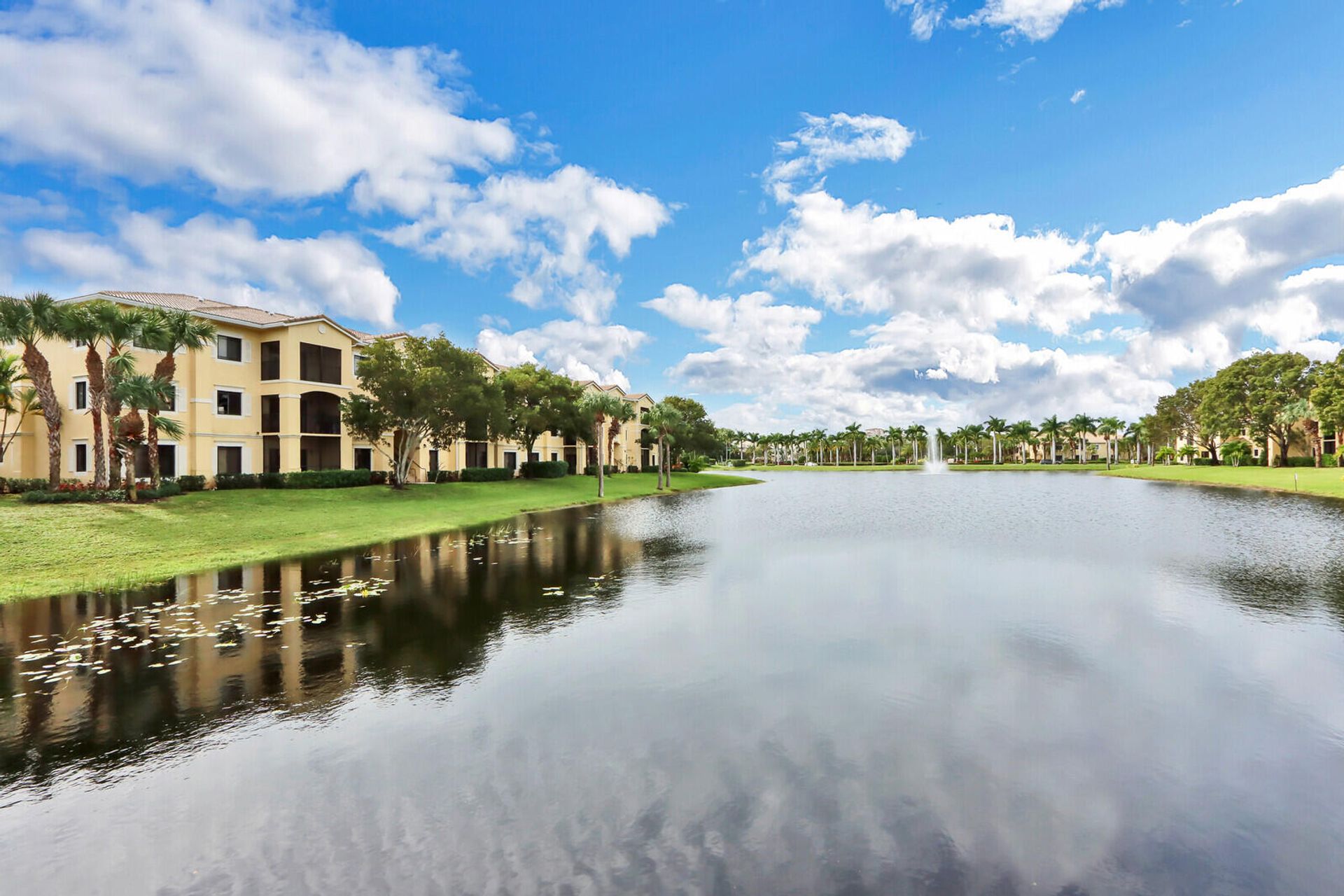 Condominium in Cabana Colony, Florida 11621187