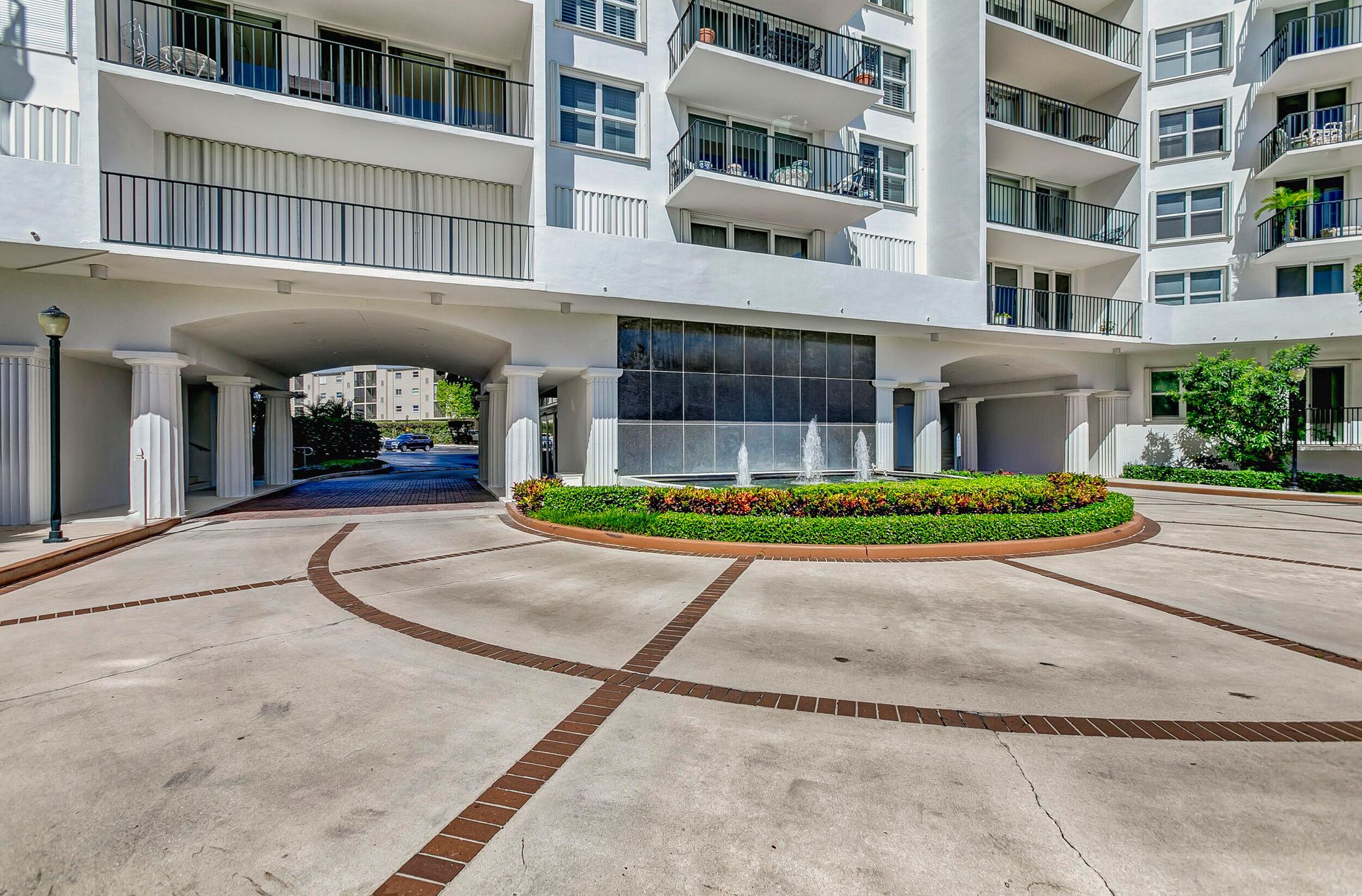 Condominium in West Palm Beach, Florida 11621425