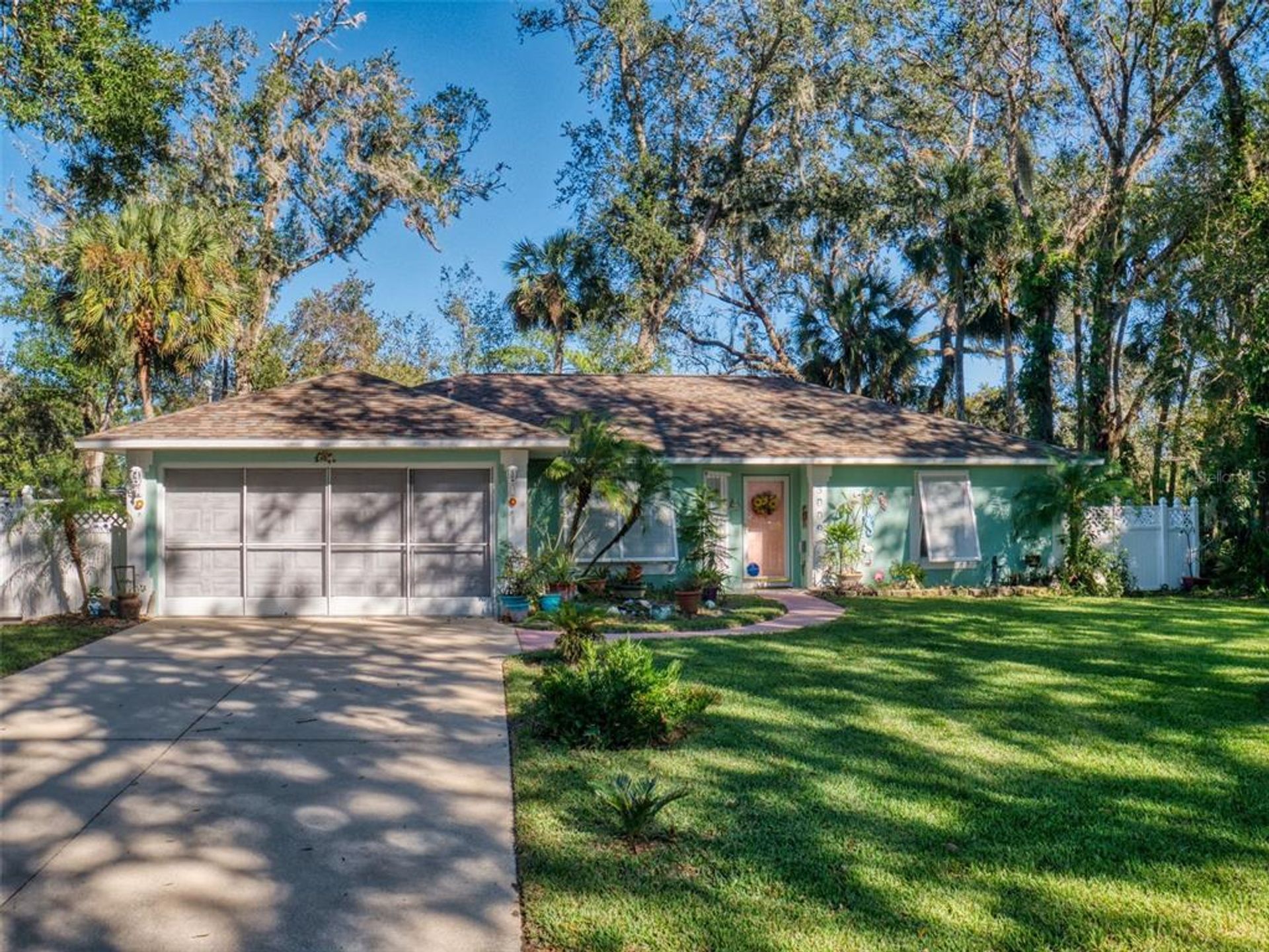 House in Edgewater, Florida 11621566