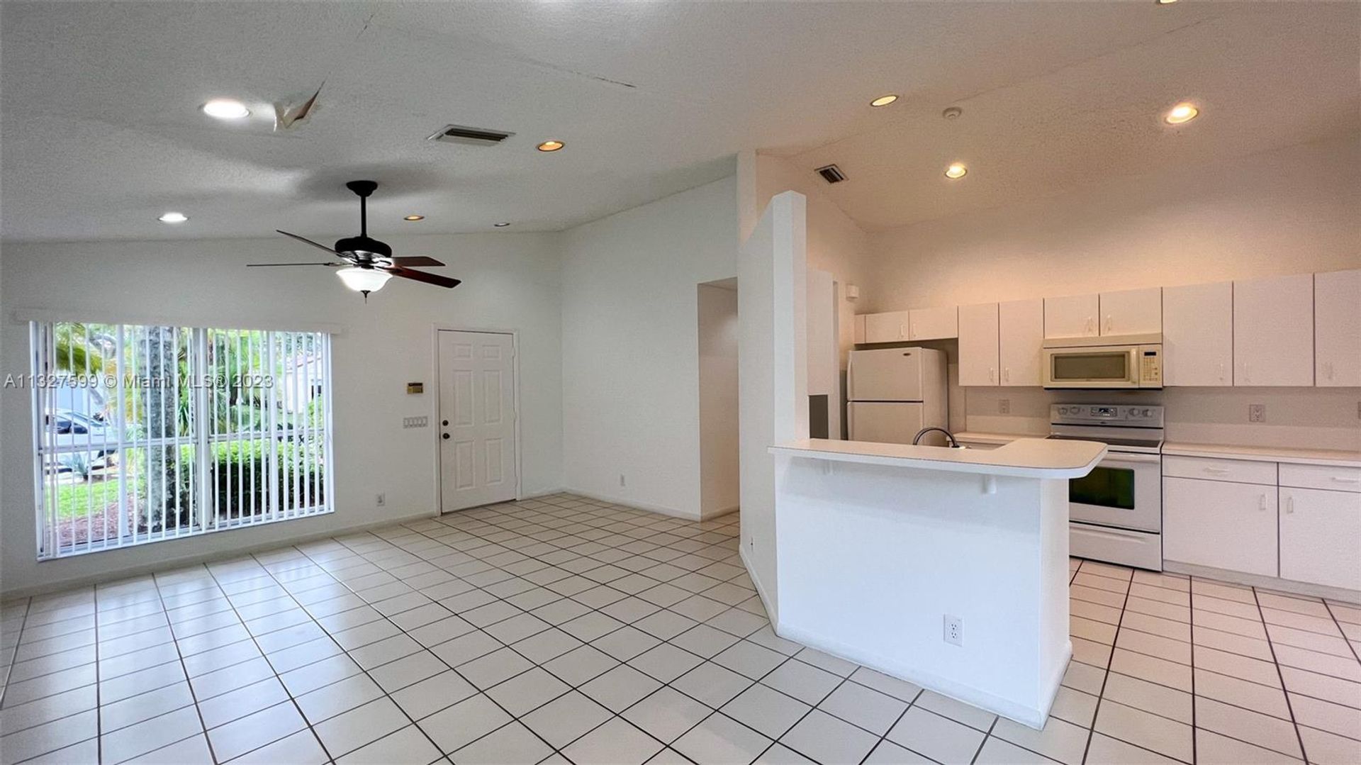 House in Weston, Florida 11621597