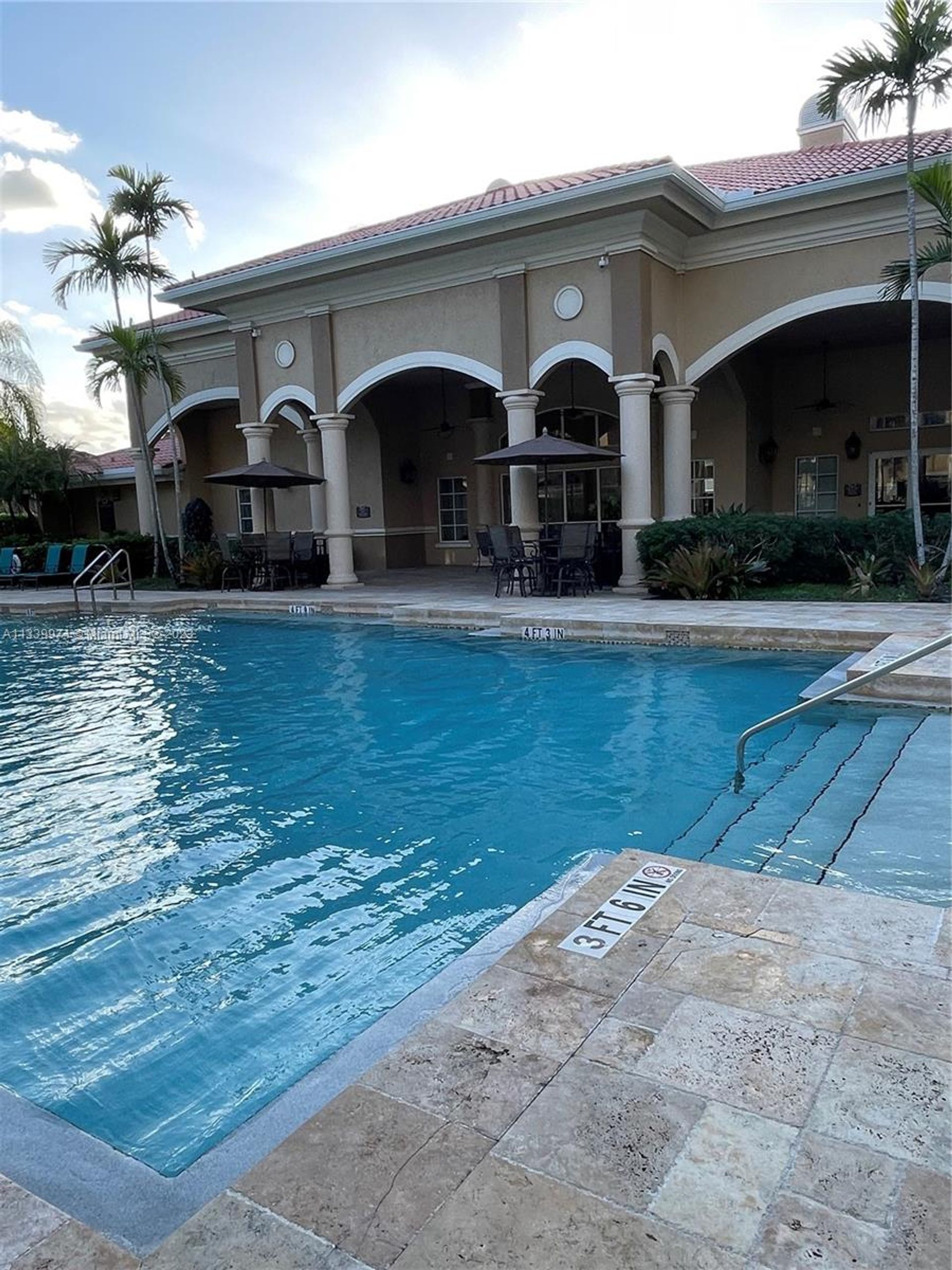 Condominium in Pembroke Pines, Florida 11621613