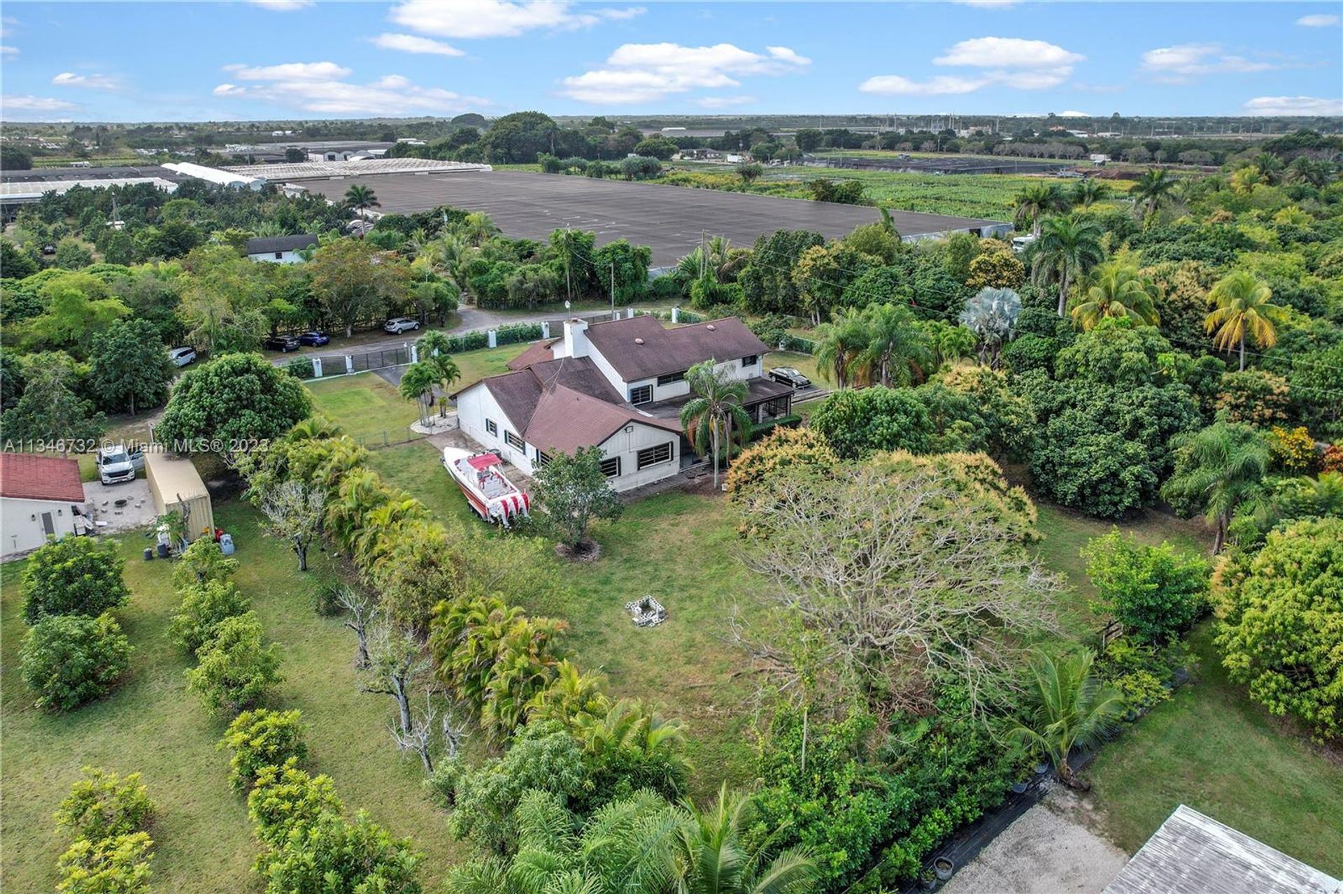 жилой дом в Homestead, Florida 11621618