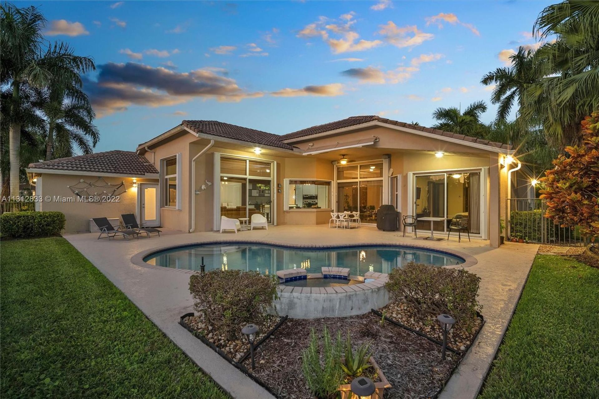 House in Weston, Florida 11621624