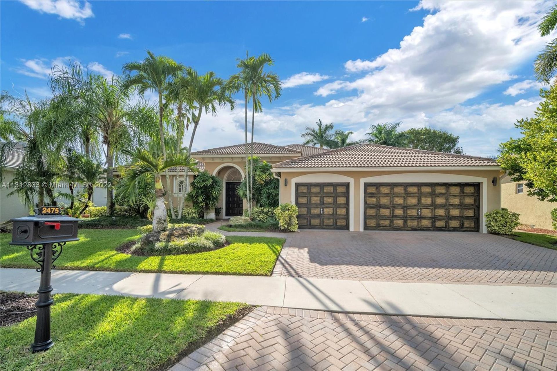 House in Weston, Florida 11621624