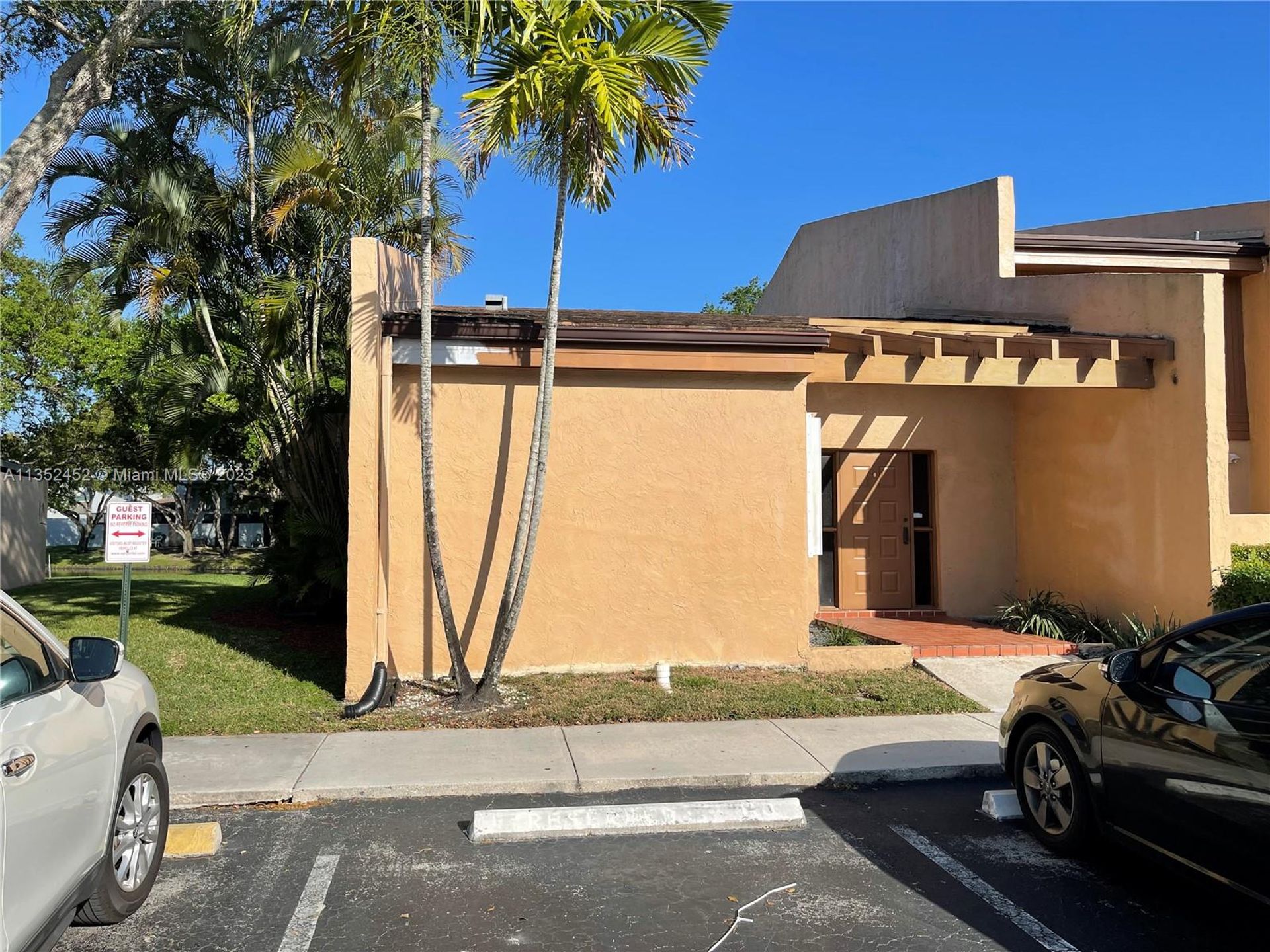 Κατοικητικός σε Pembroke Pines, Florida 11621638