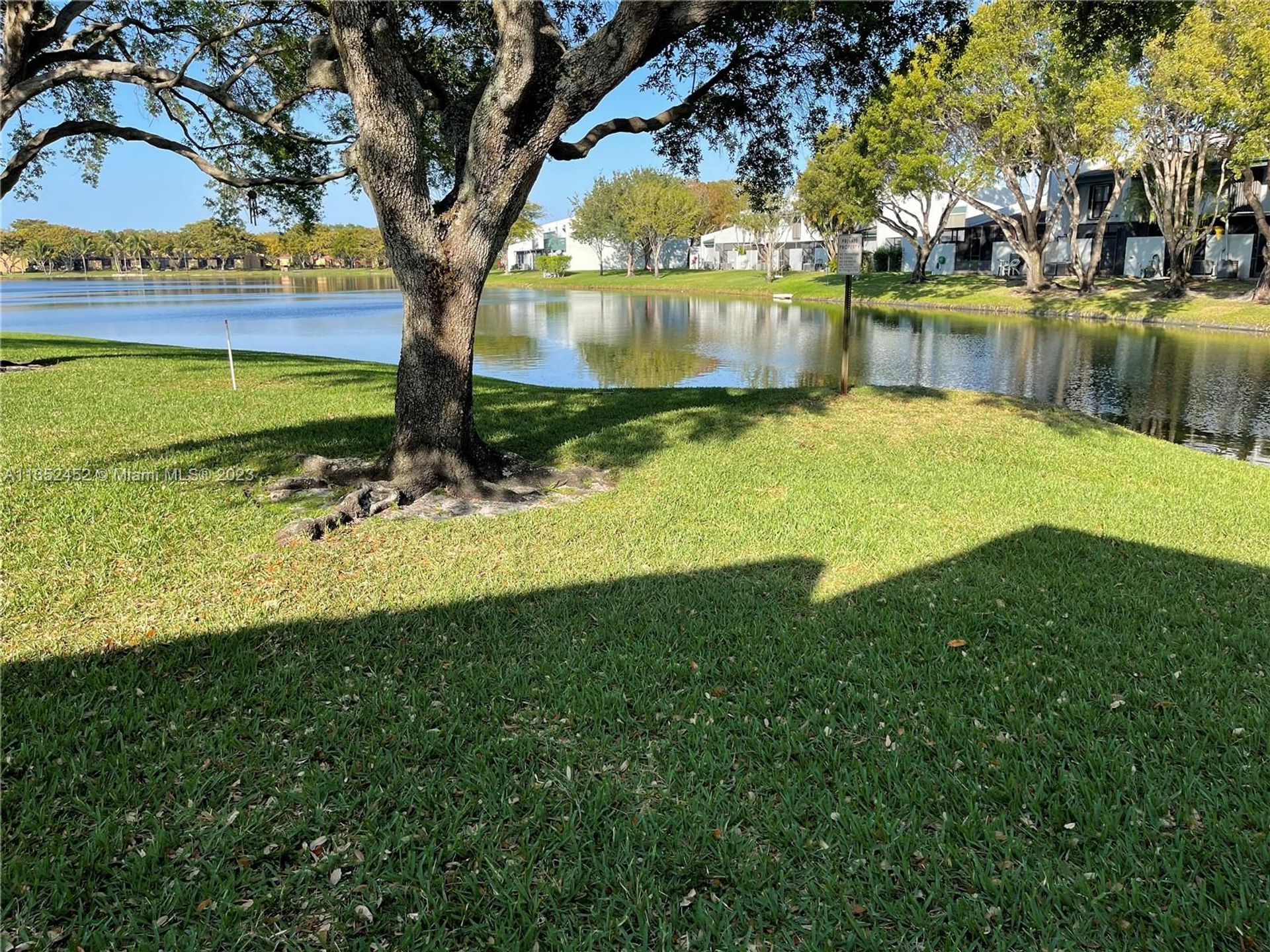 주거용 에 Pembroke Pines, Florida 11621638