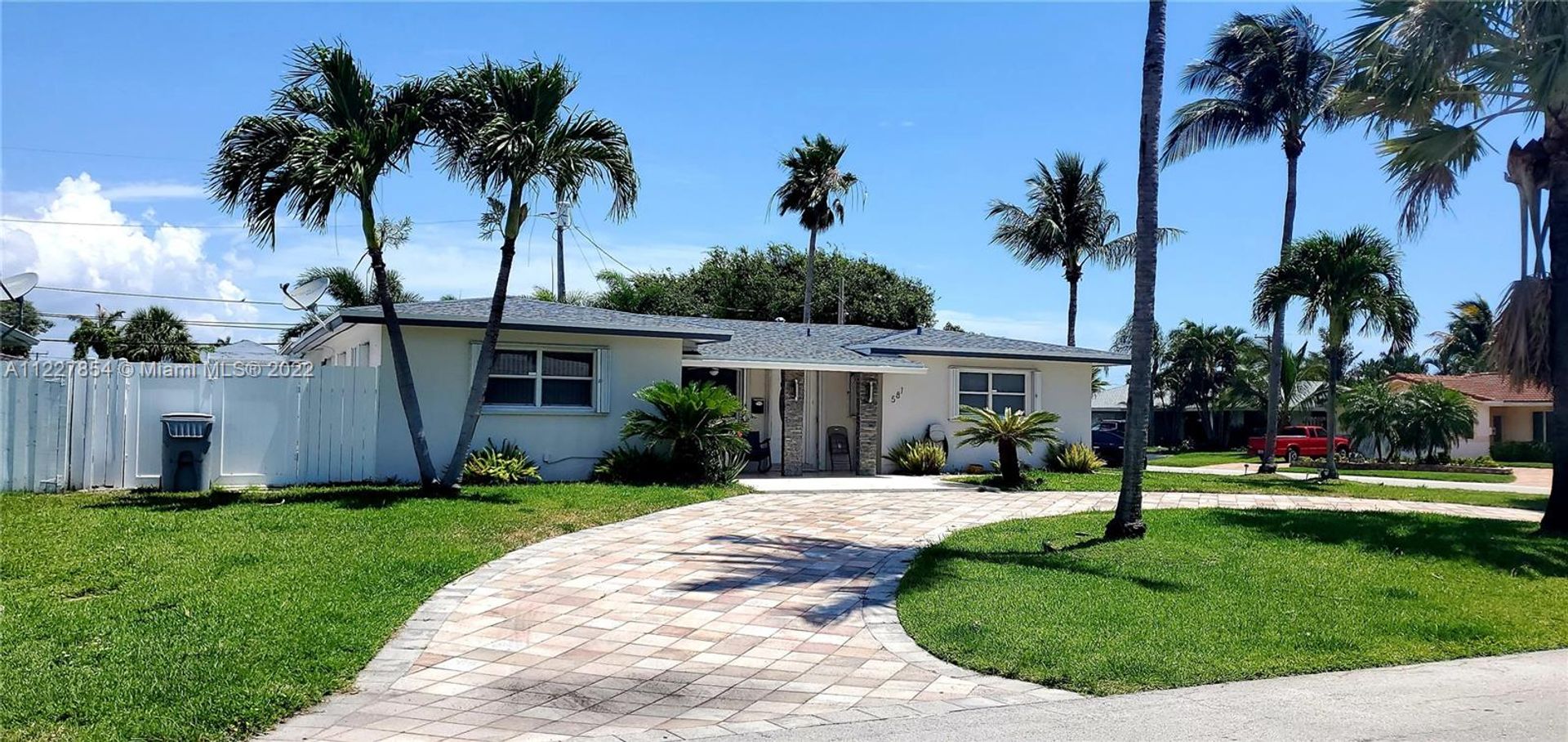 House in Pompano Beach, Florida 11621648