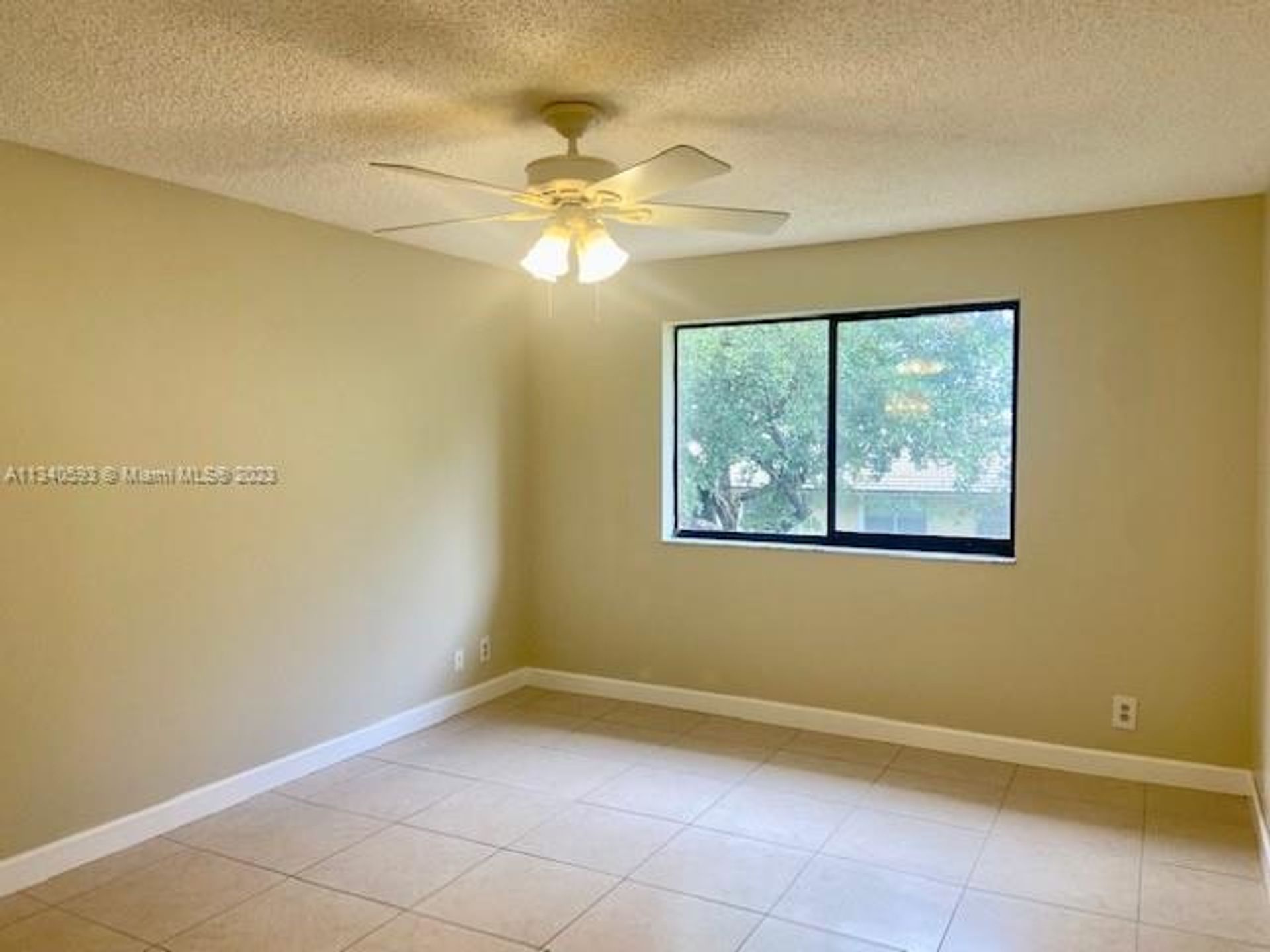 Συγκυριαρχία σε Coral Springs, Florida 11621666