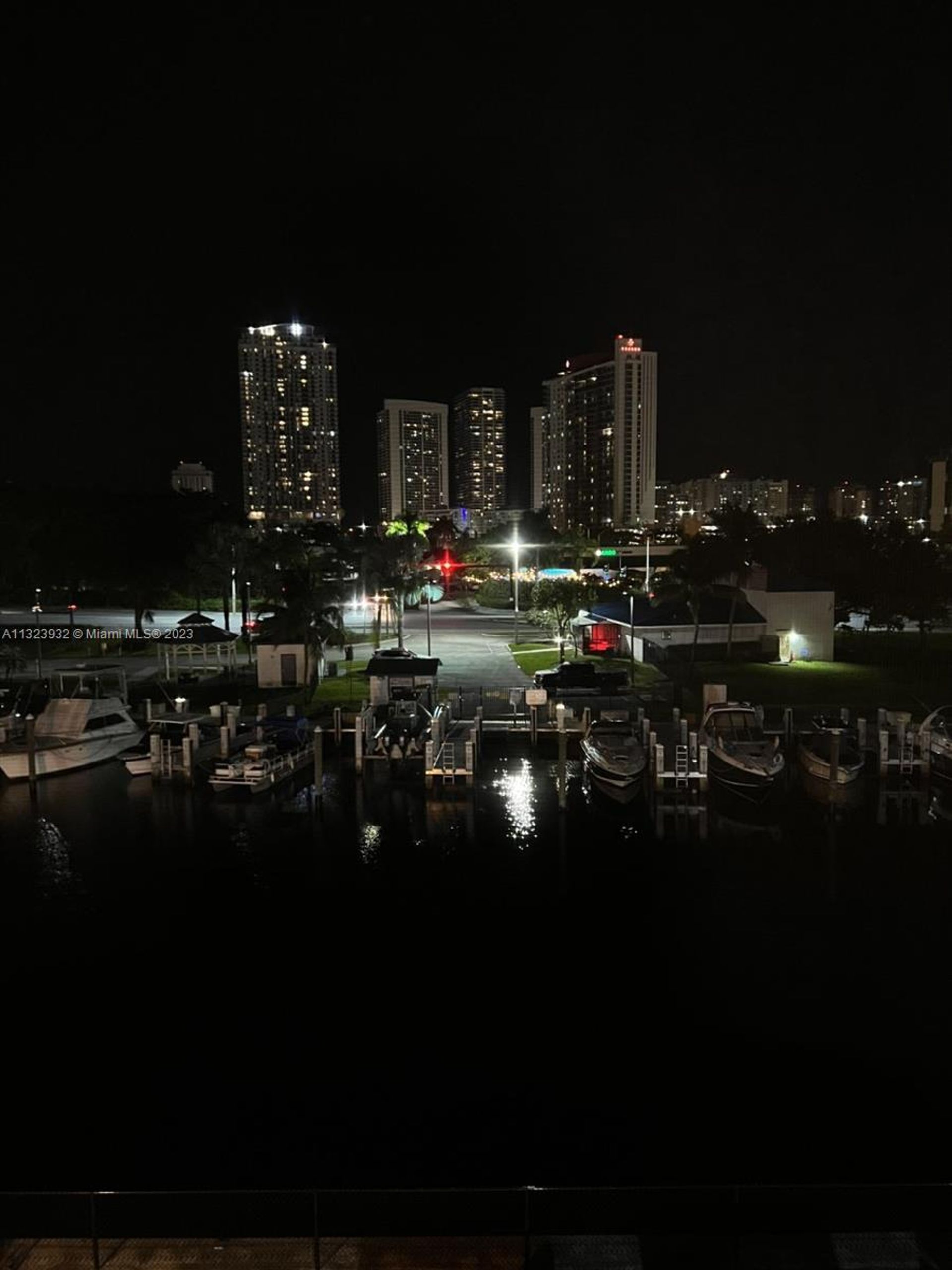 Συγκυριαρχία σε Hallandale Beach, Florida 11621675