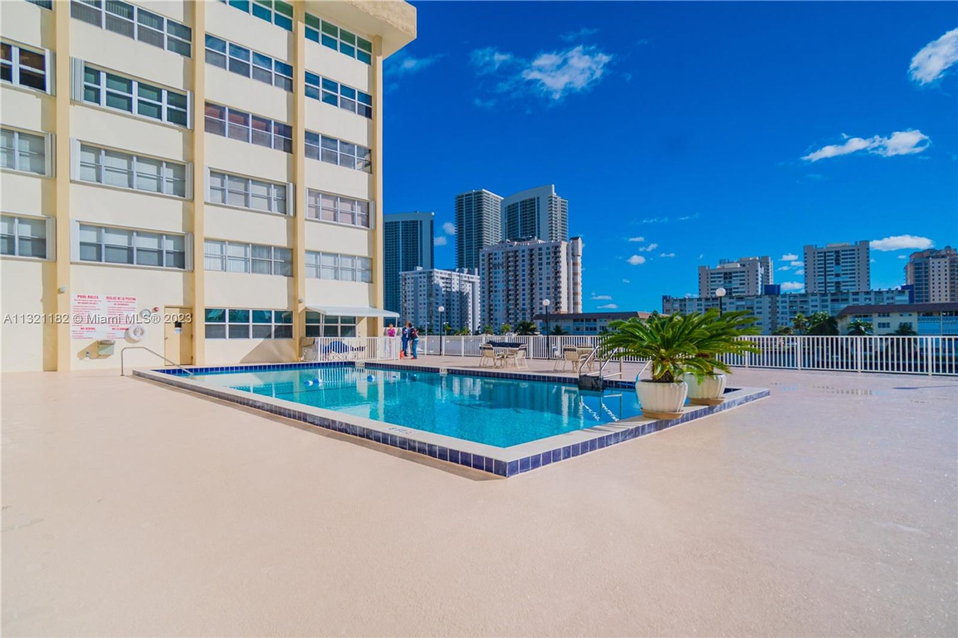 Συγκυριαρχία σε Hallandale Beach, Florida 11621697