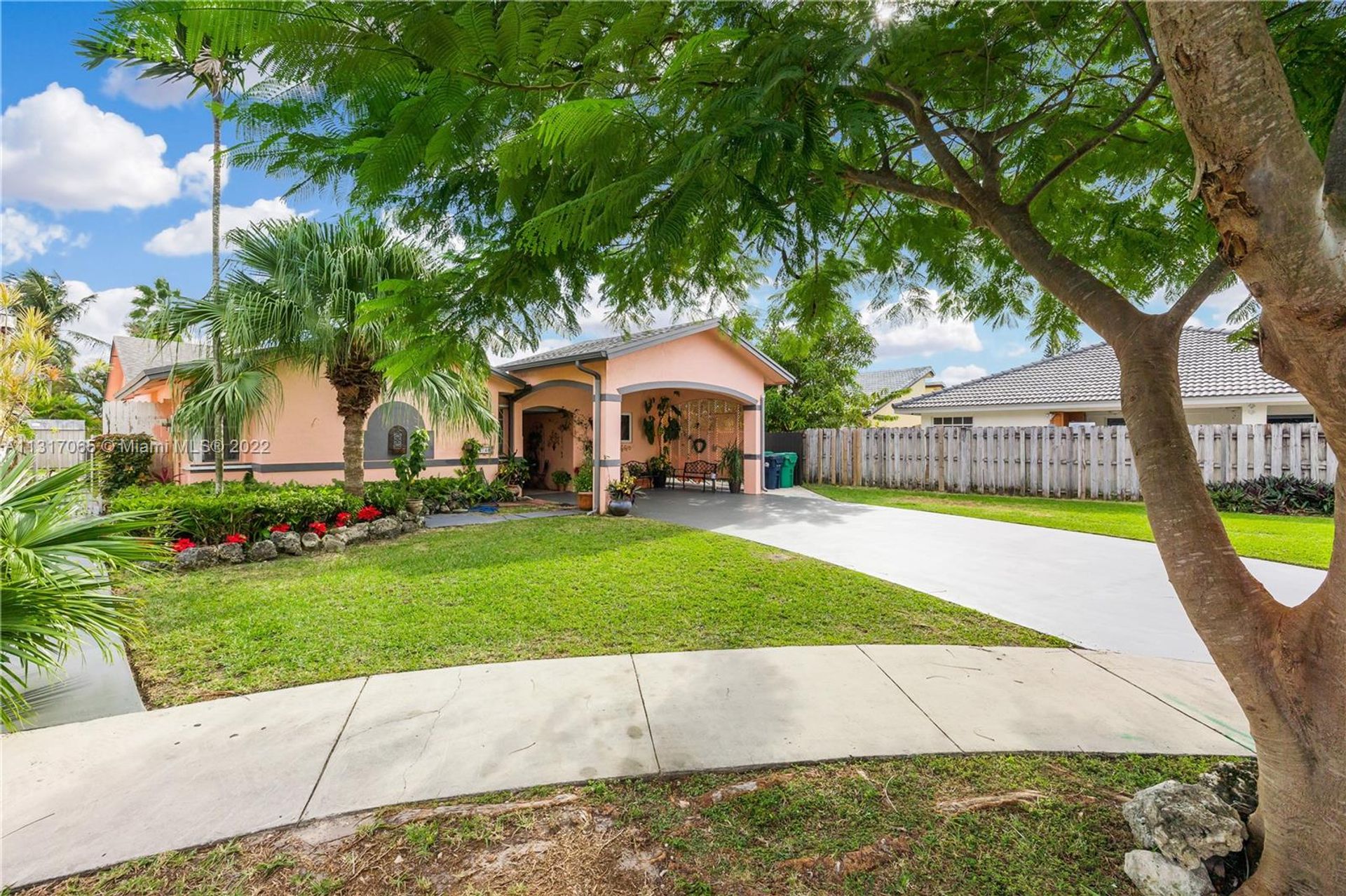 بيت في Kendale Lakes, Florida 11621714