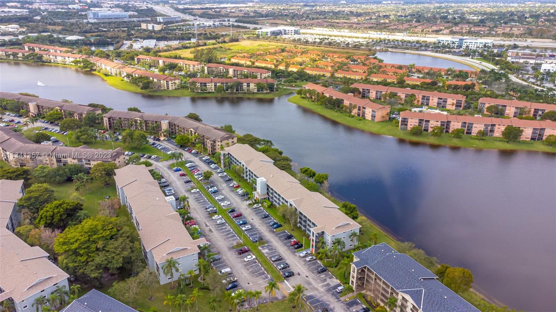 Condominio nel Pembroke Pines, Florida 11621727